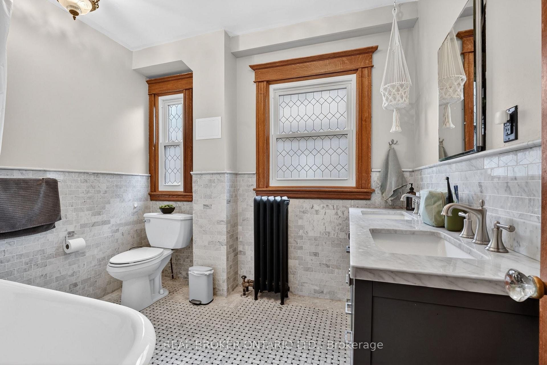 Photo 20 of 137 Sherman Avenue S, Hamilton, Blakeley — HOMEH