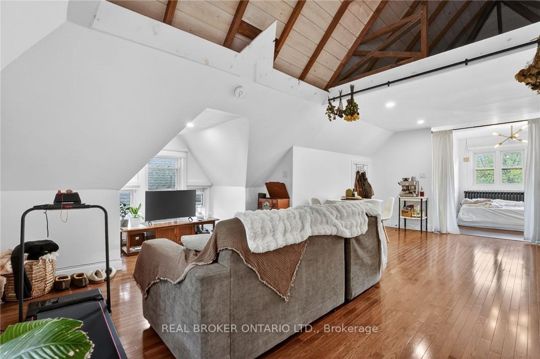 Photo 23 of 137 Sherman Avenue S, Hamilton, Blakeley — HOMEH