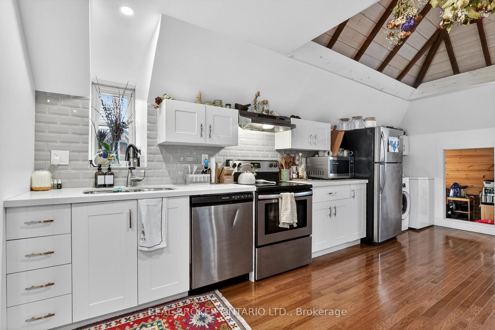 Photo 25 of 137 Sherman Avenue S, Hamilton, Blakeley — HOMEH