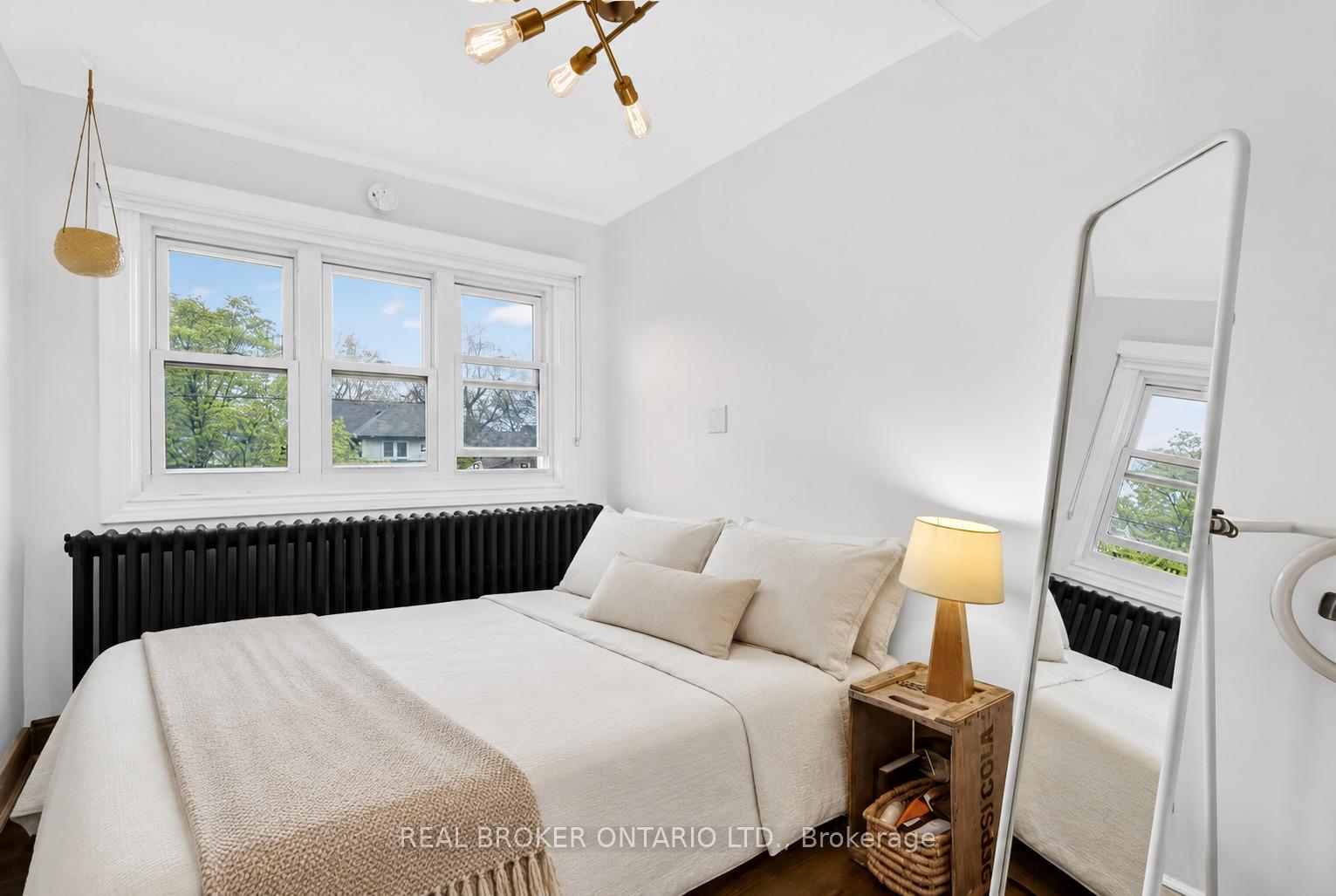 Photo 27 of 137 Sherman Avenue S, Hamilton, Blakeley — HOMEH