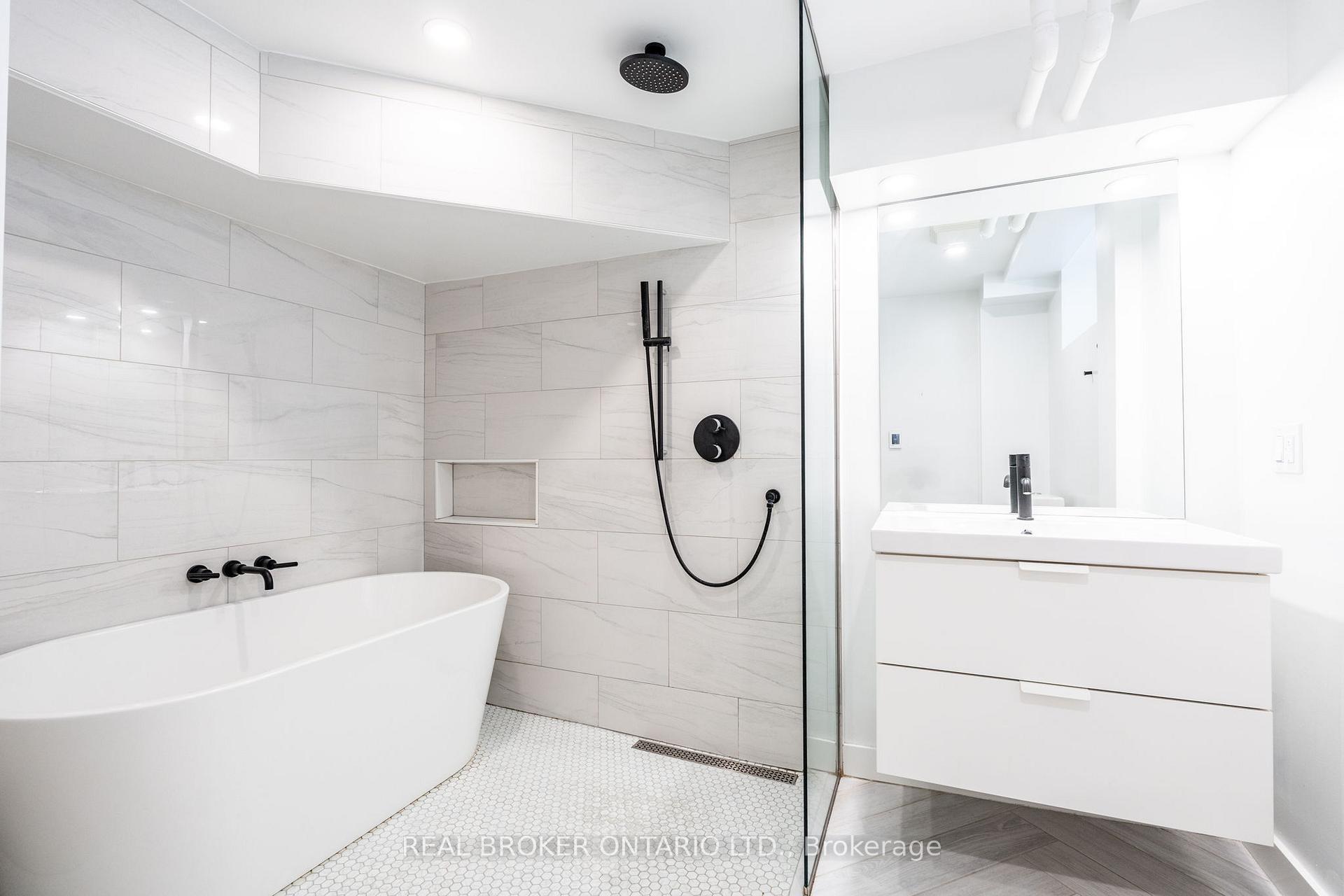 Photo 35 of 137 Sherman Avenue S, Hamilton, Blakeley — HOMEH