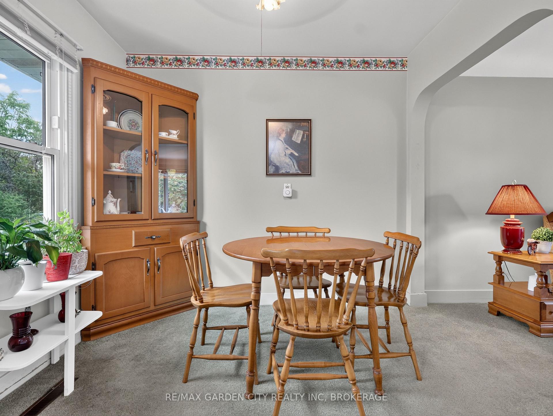 Photo 6 of 94 Jacobson Avenue, St. Catharines, Glendale/Glenridge — HOMEH