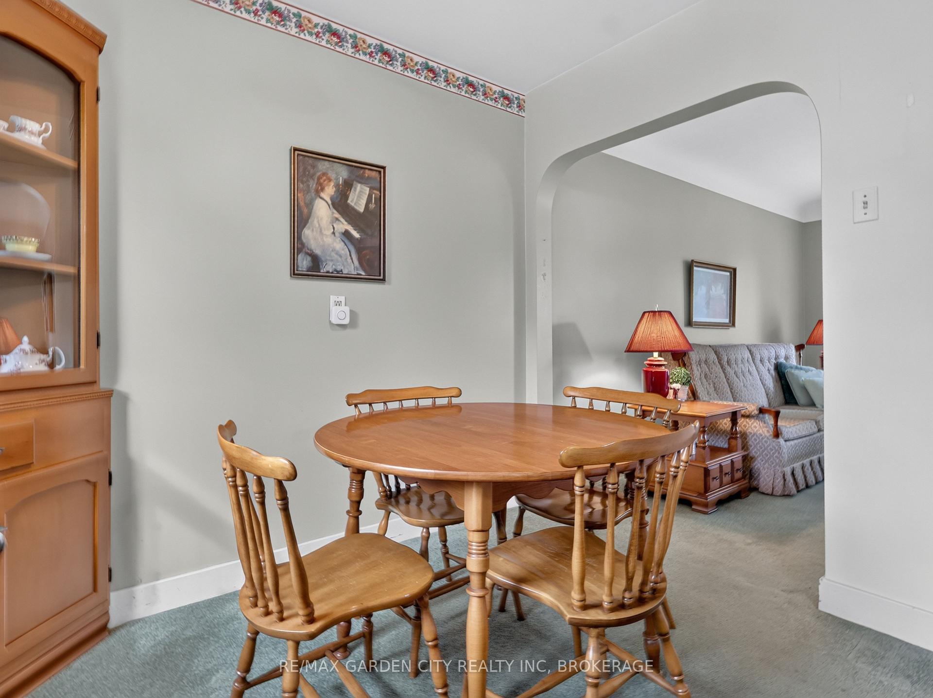 Photo 7 of 94 Jacobson Avenue, St. Catharines, Glendale/Glenridge — HOMEH