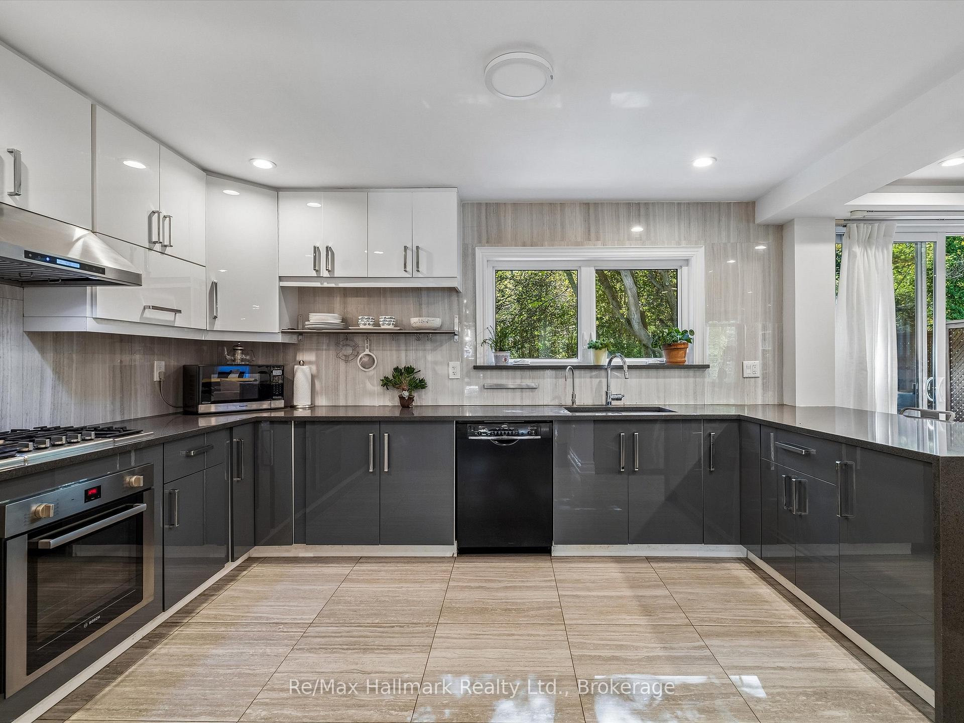 Photo 23 of 2194 Constance Drive, Oakville, Ford — HOMEH