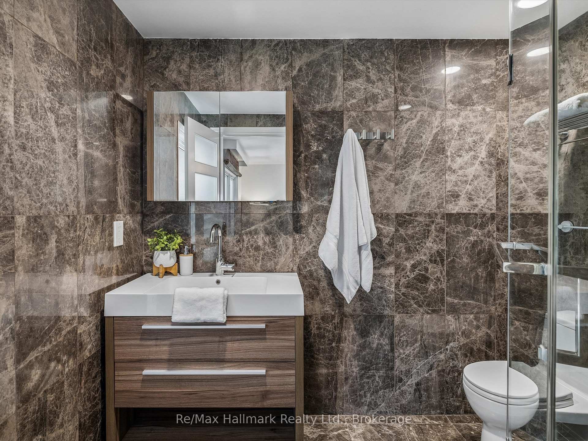 Photo 29 of 2194 Constance Drive, Oakville, Ford — HOMEH