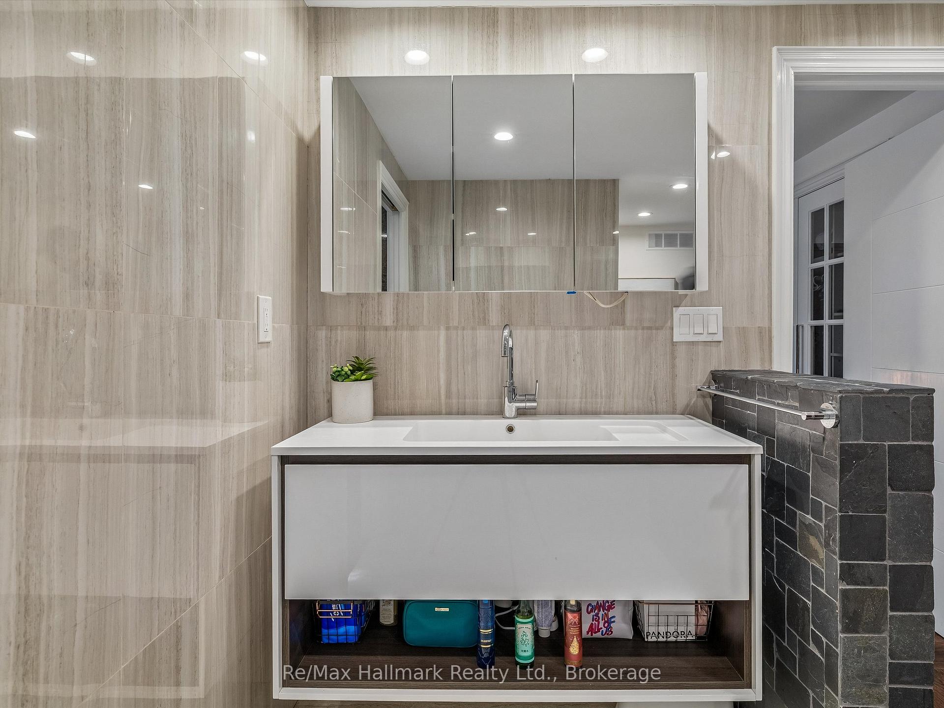 Photo 37 of 2194 Constance Drive, Oakville, Ford — HOMEH