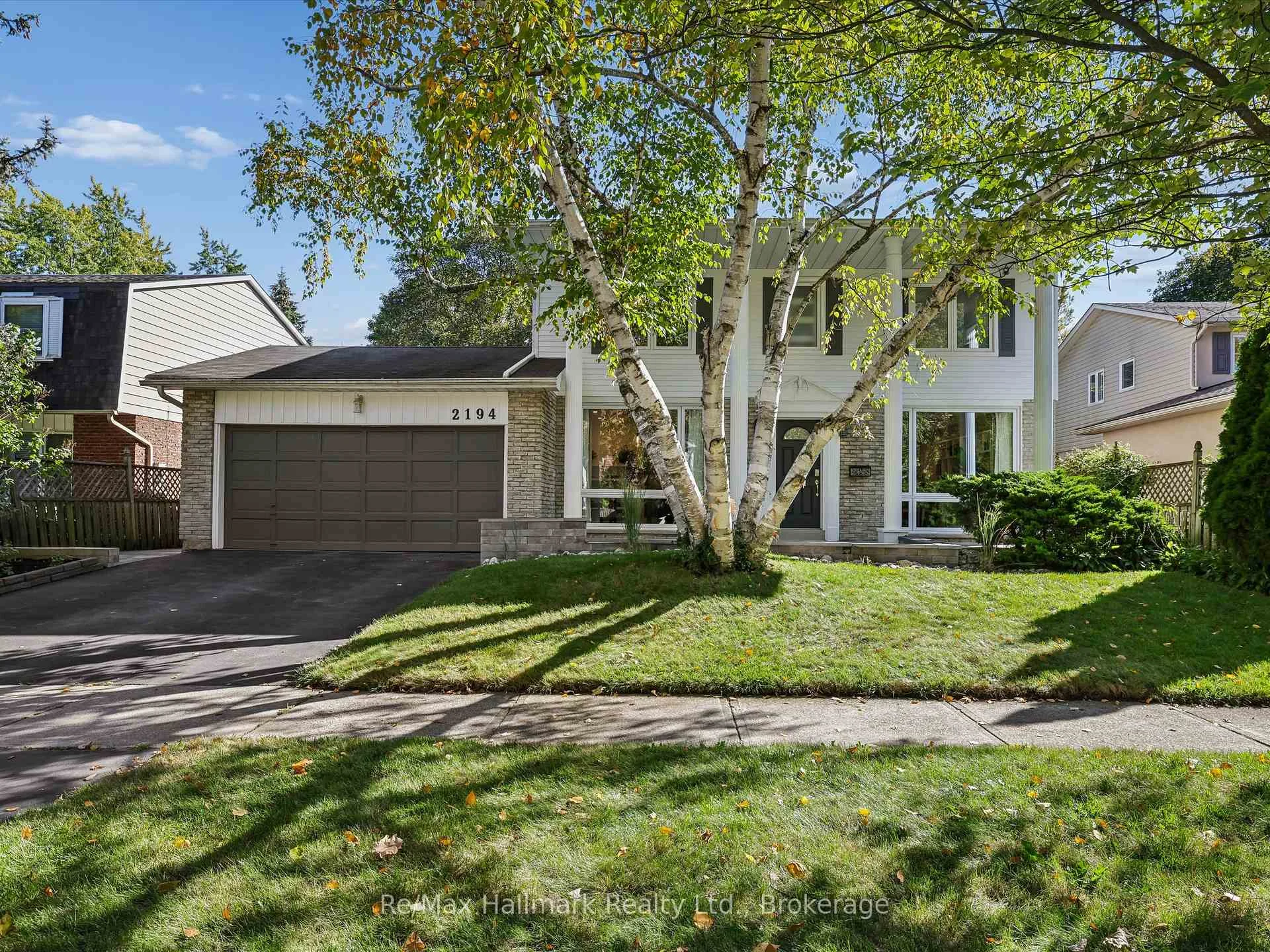 Photo 3 of 2194 Constance Drive, Oakville, Ford — HOMEH
