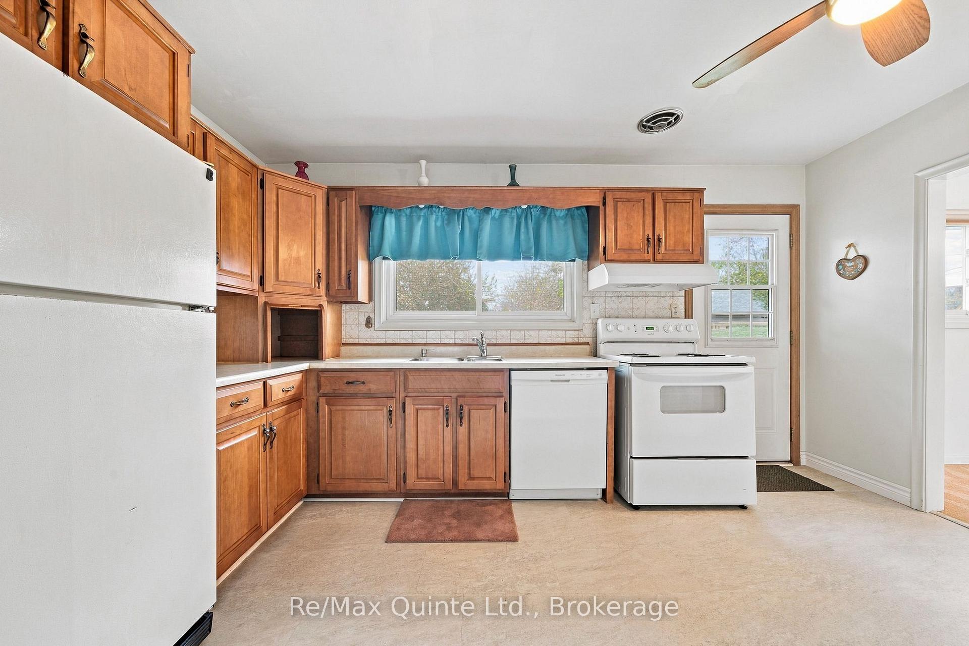 Photo 16 of 51 Keller Drive, Belleville, Belleville Ward — HOMEH