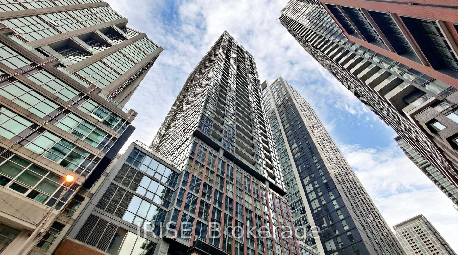 Photo 2 of Unit 1207, 88 Blue Jays Way, Toronto, Waterfront Communities — HOMEH
