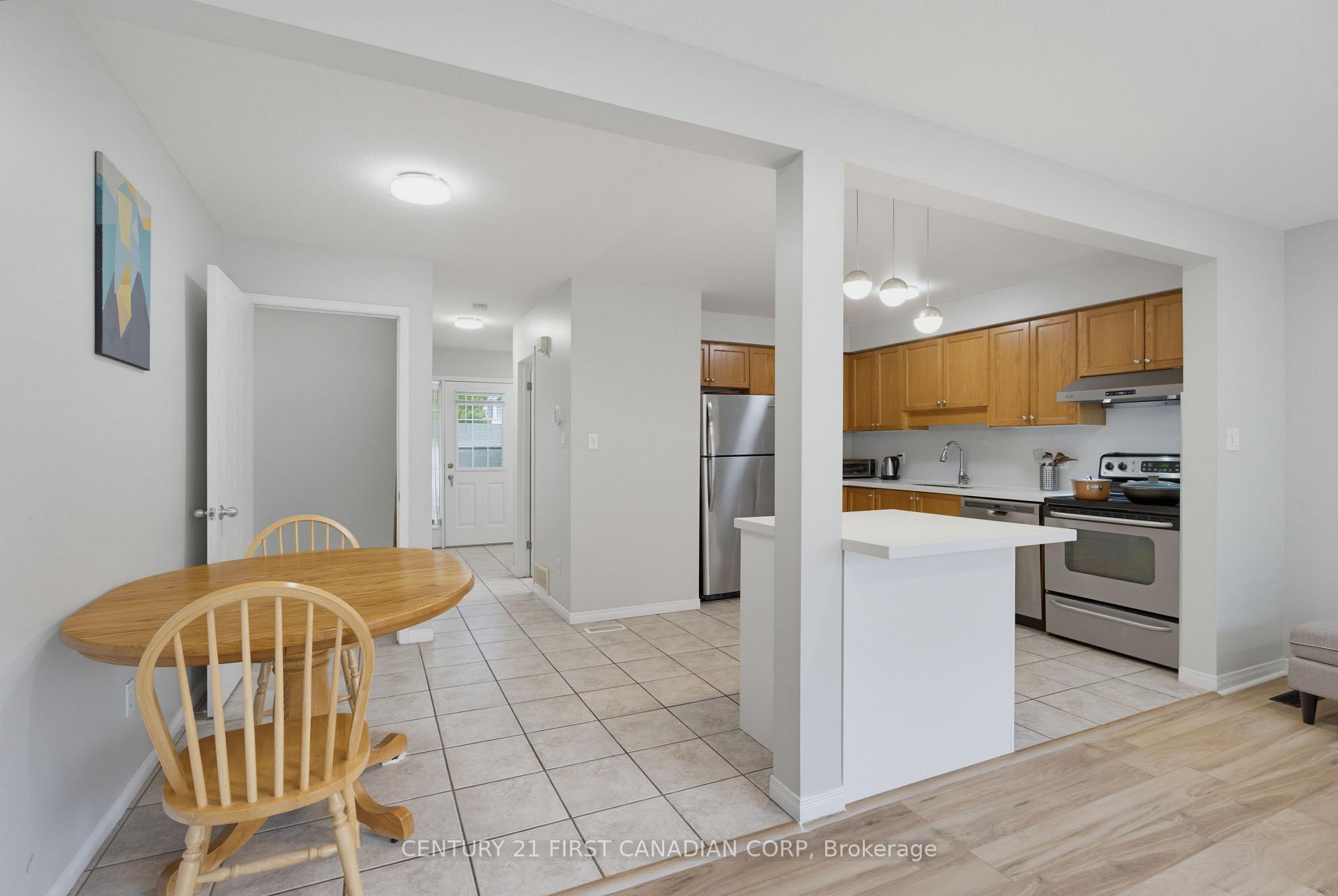 Photo 11 of 776 Silversmith Street, London, North M — HOMEH
