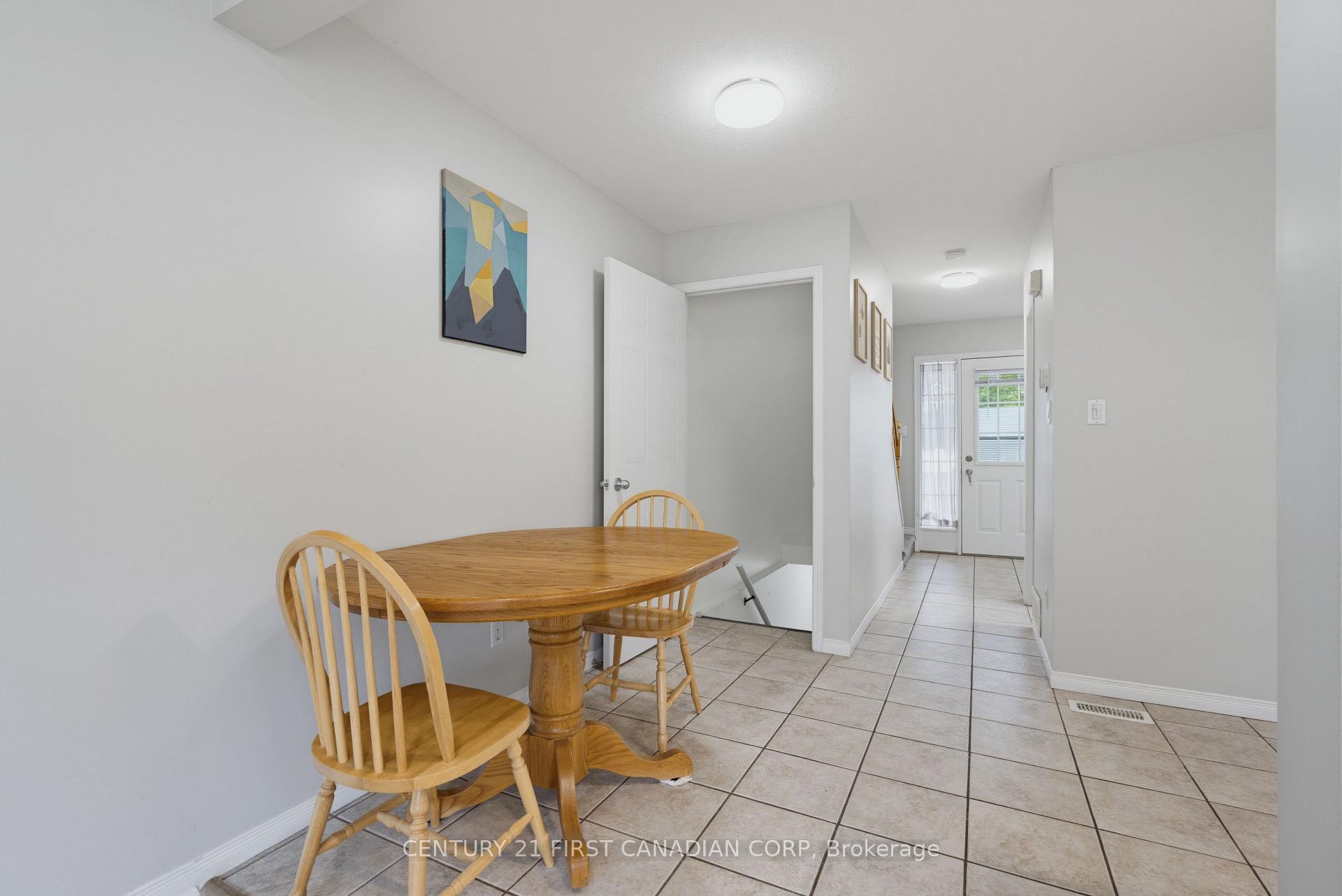 Photo 12 of 776 Silversmith Street, London, North M — HOMEH