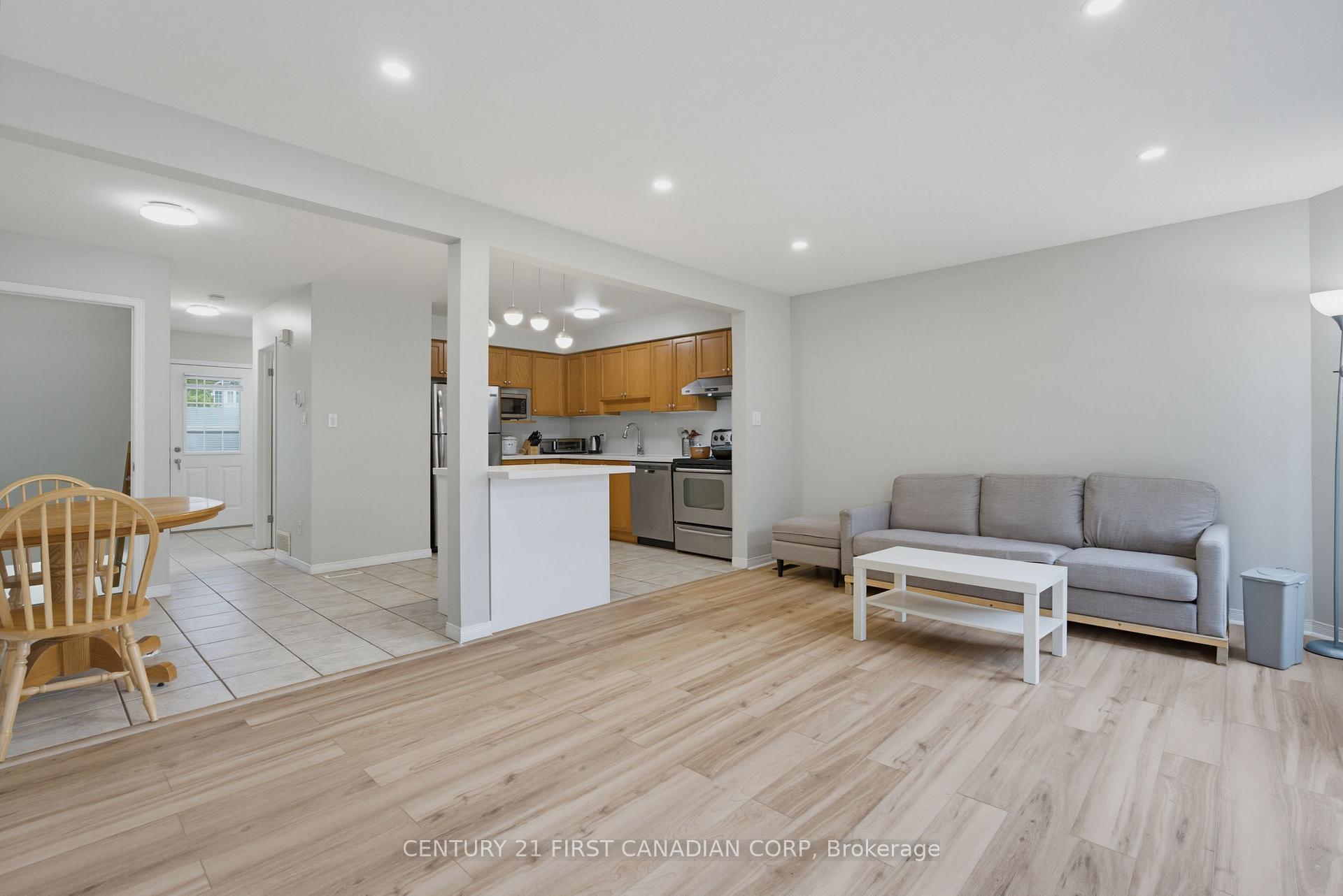 Photo 13 of 776 Silversmith Street, London, North M — HOMEH