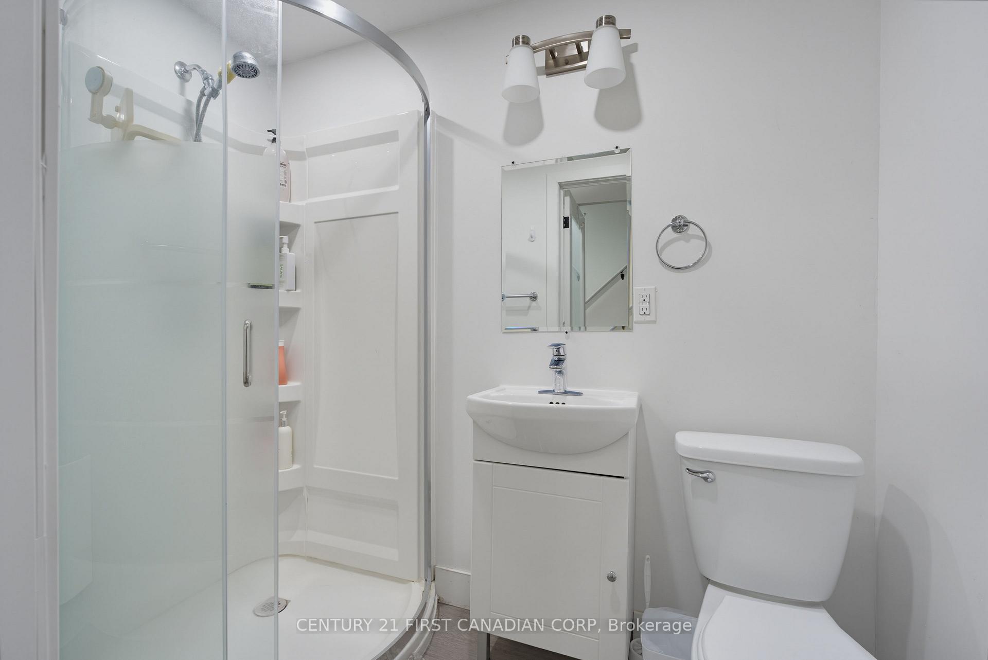 Photo 31 of 776 Silversmith Street, London, North M — HOMEH