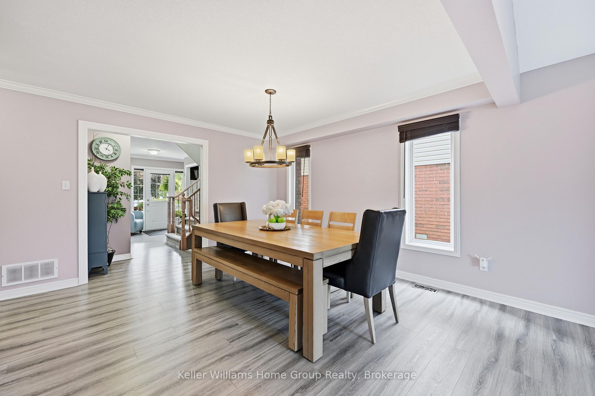 Photo 7 of 31 Vinifera Drive, Grimsby, Grimsby East — HOMEH