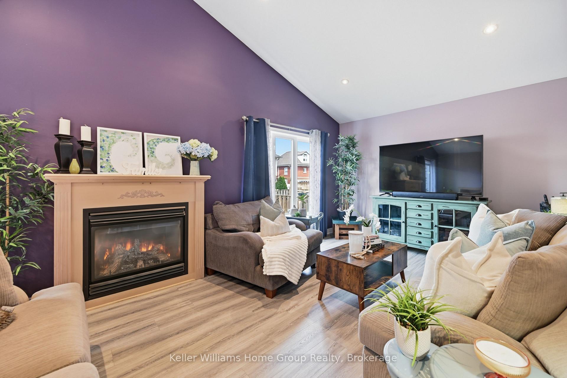 Photo 12 of 31 Vinifera Drive, Grimsby, Grimsby East — HOMEH
