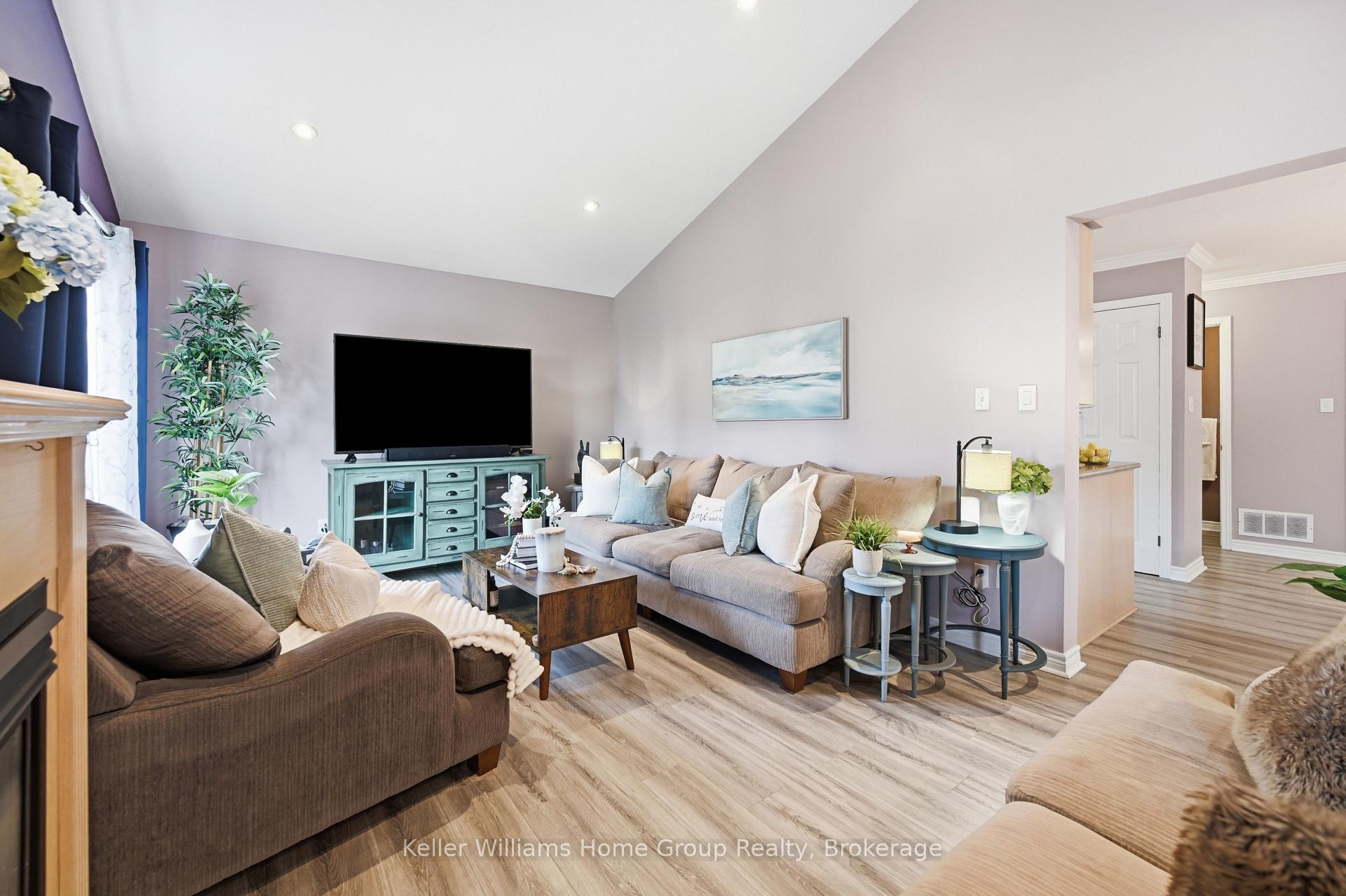 Photo 13 of 31 Vinifera Drive, Grimsby, Grimsby East — HOMEH