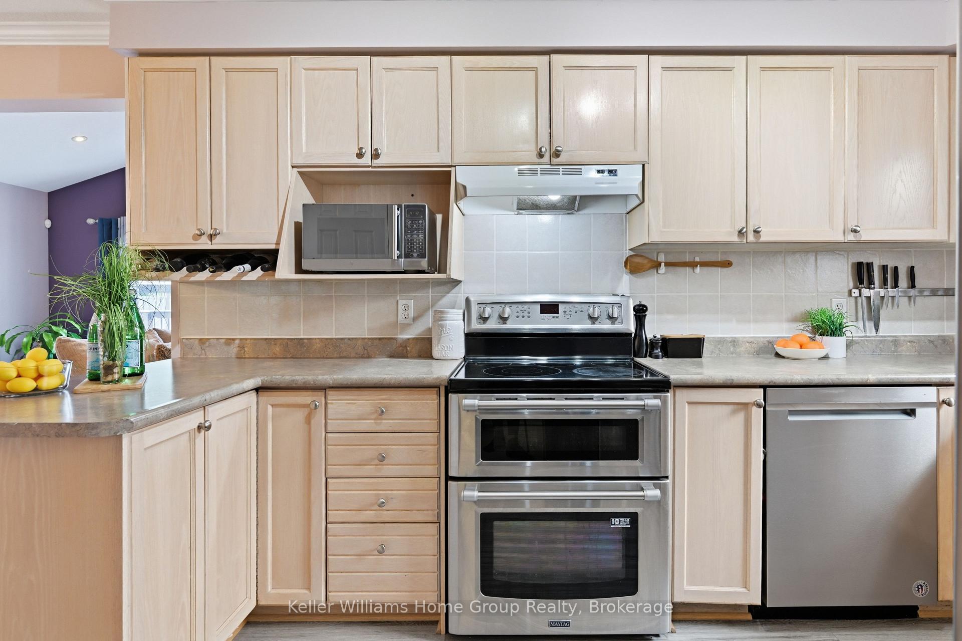 Photo 19 of 31 Vinifera Drive, Grimsby, Grimsby East — HOMEH