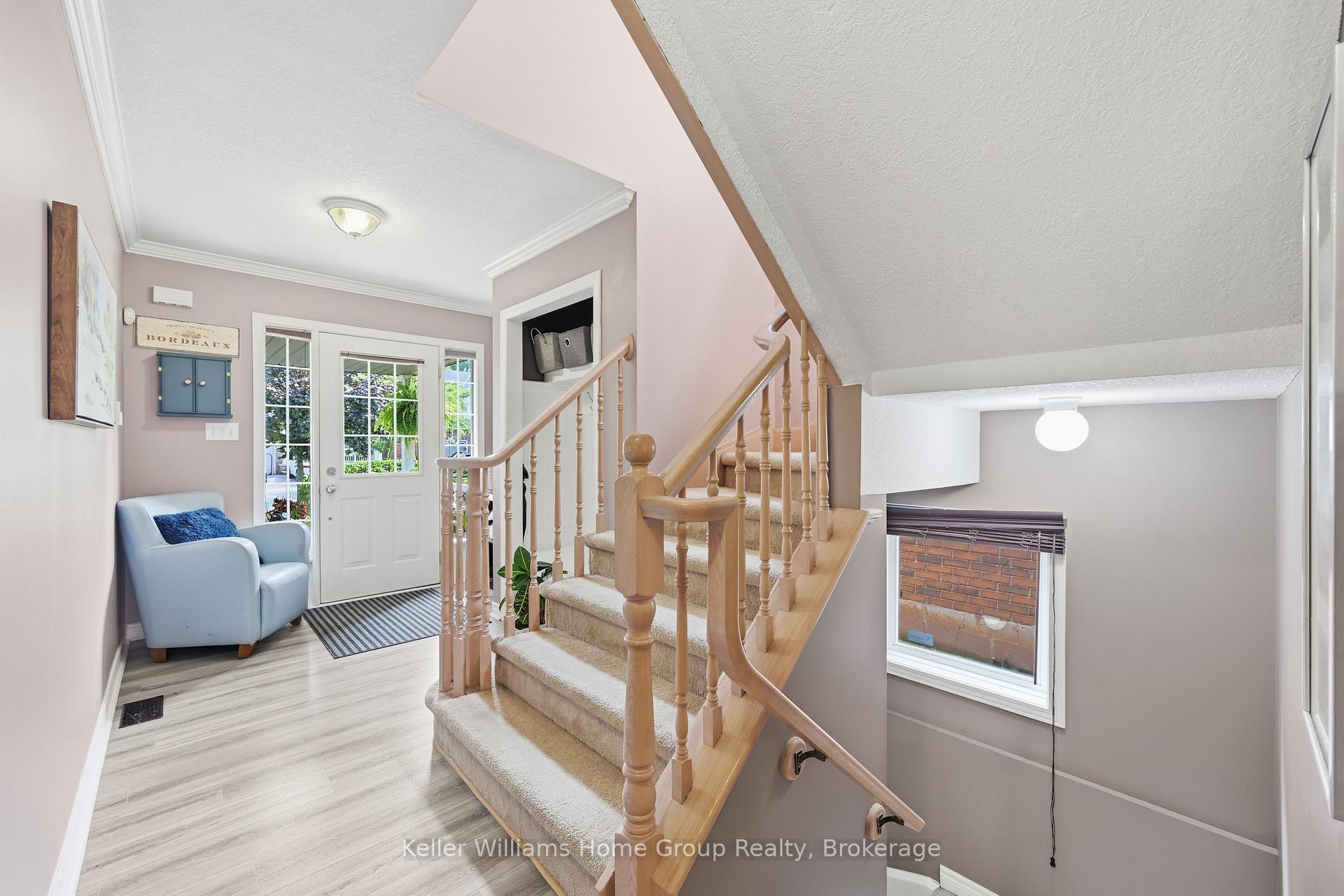 Photo 20 of 31 Vinifera Drive, Grimsby, Grimsby East — HOMEH