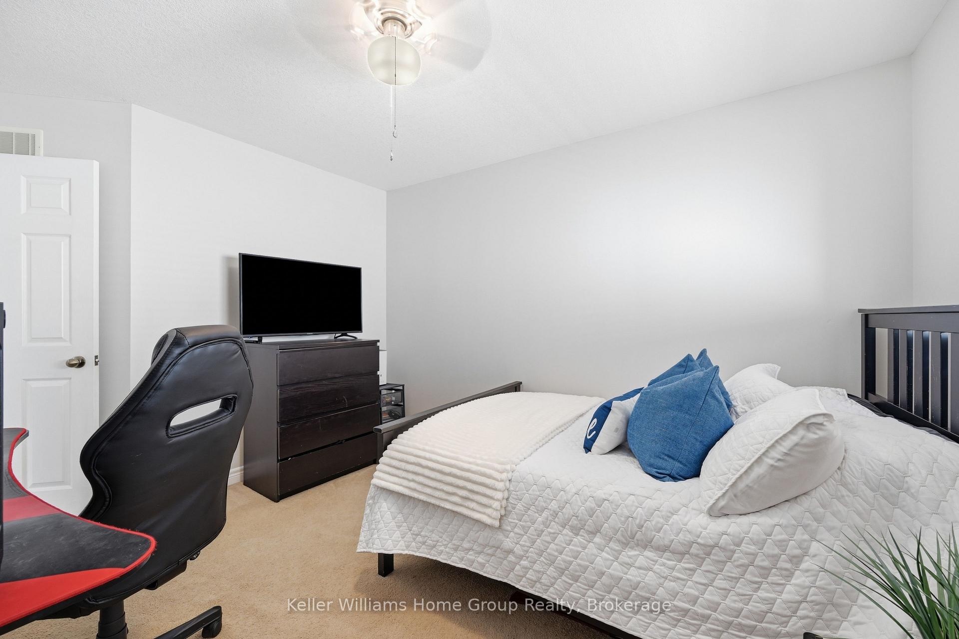 Photo 33 of 31 Vinifera Drive, Grimsby, Grimsby East — HOMEH
