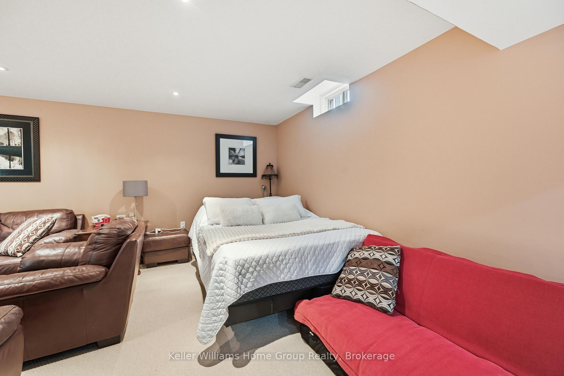 Photo 40 of 31 Vinifera Drive, Grimsby, Grimsby East — HOMEH