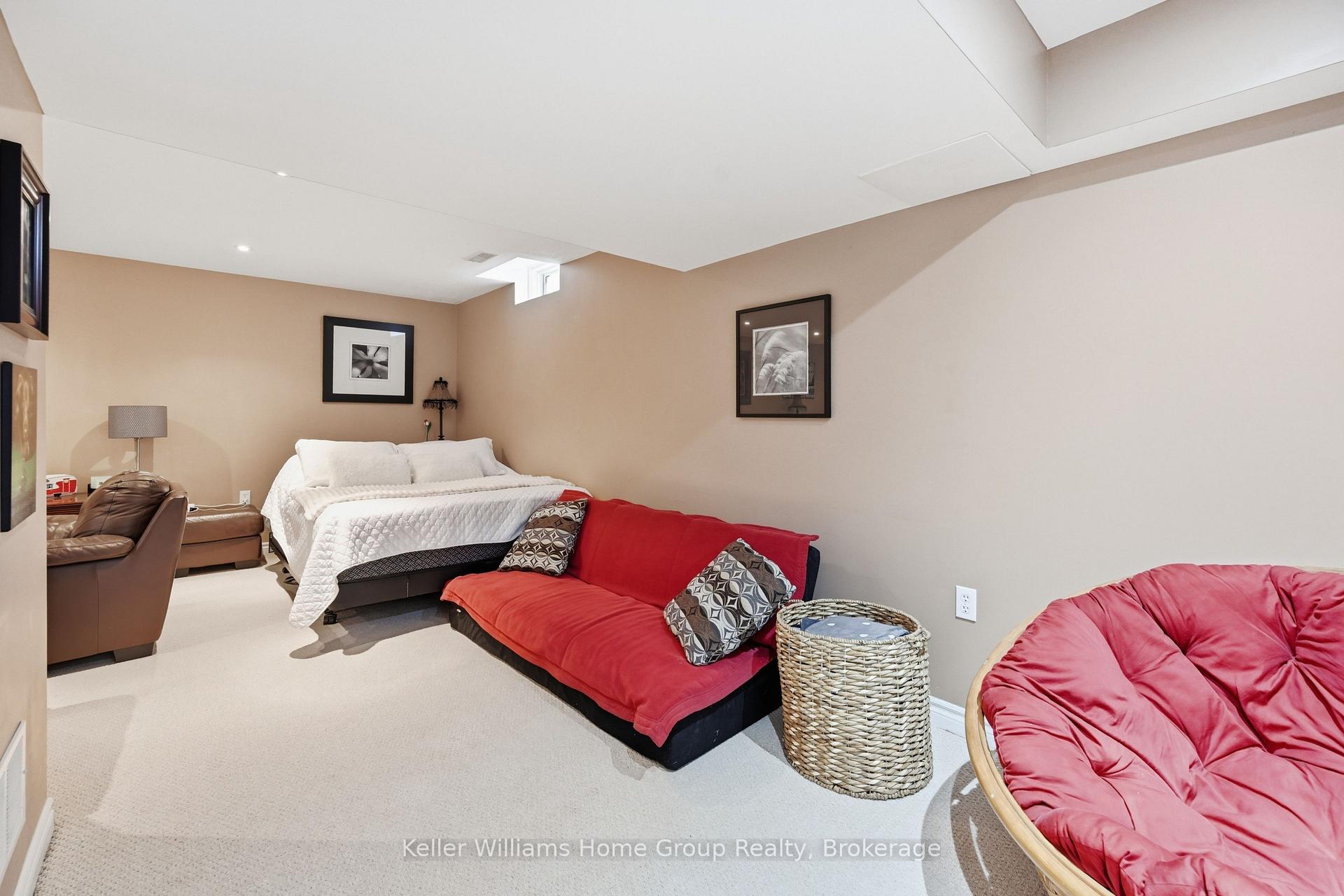 Photo 41 of 31 Vinifera Drive, Grimsby, Grimsby East — HOMEH