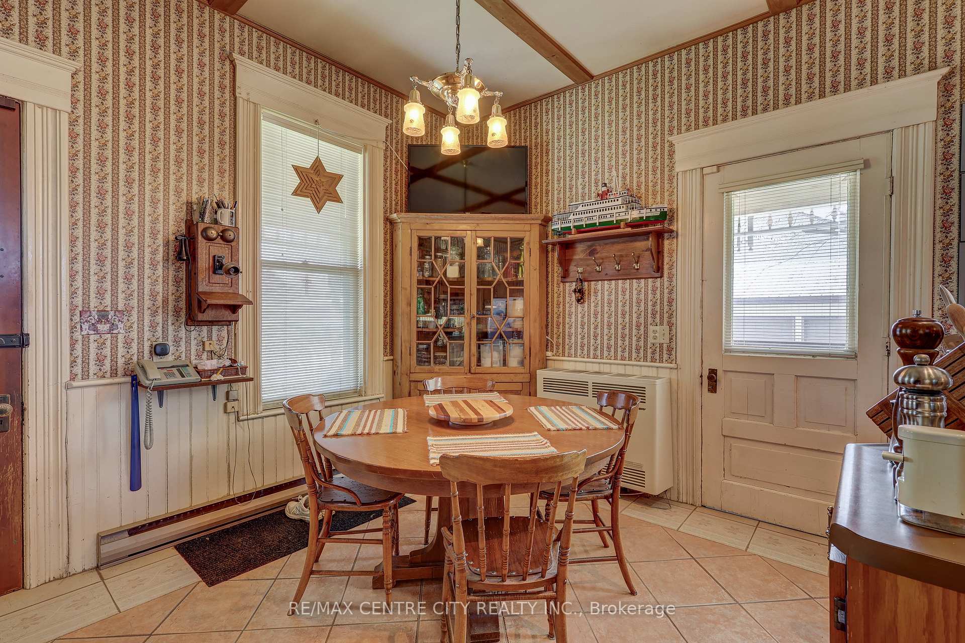 Photo 18 of 9321 Richmond Road, Bayham, Richmond — HOMEH
