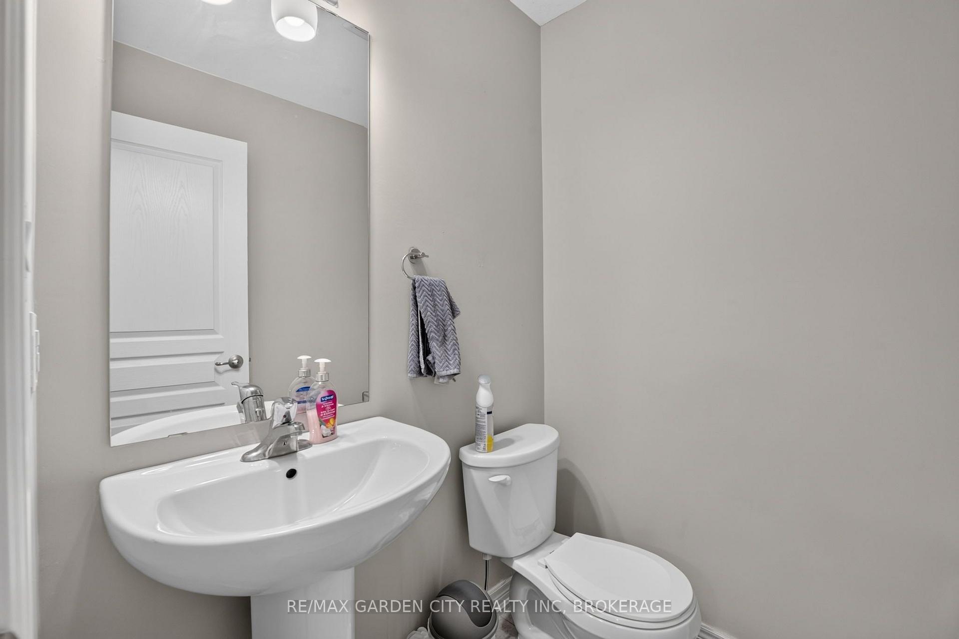 Photo 8 of 53 Elderberry Road, Thorold, Confederation Heights — HOMEH