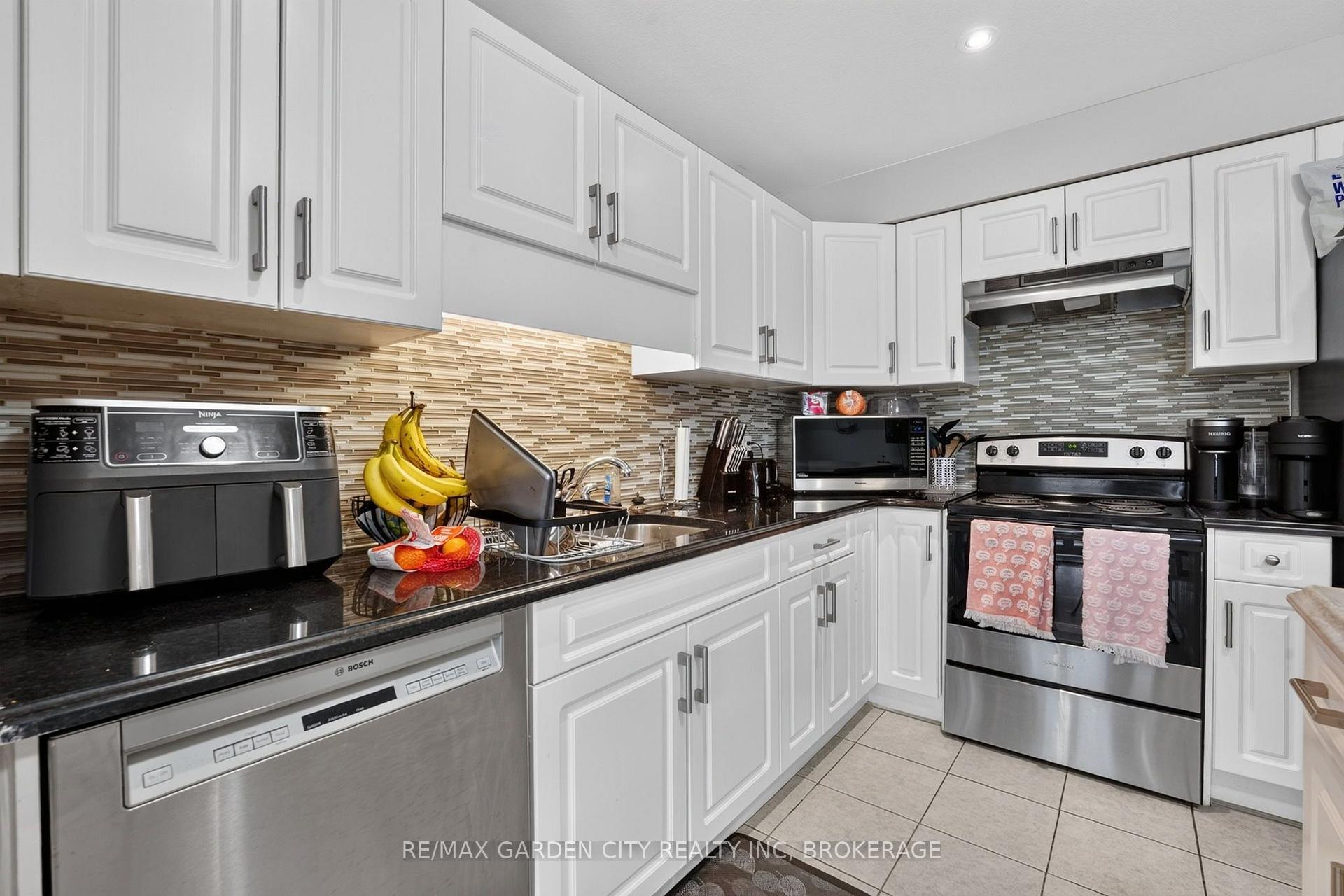 Photo 20 of 53 Elderberry Road, Thorold, Confederation Heights — HOMEH