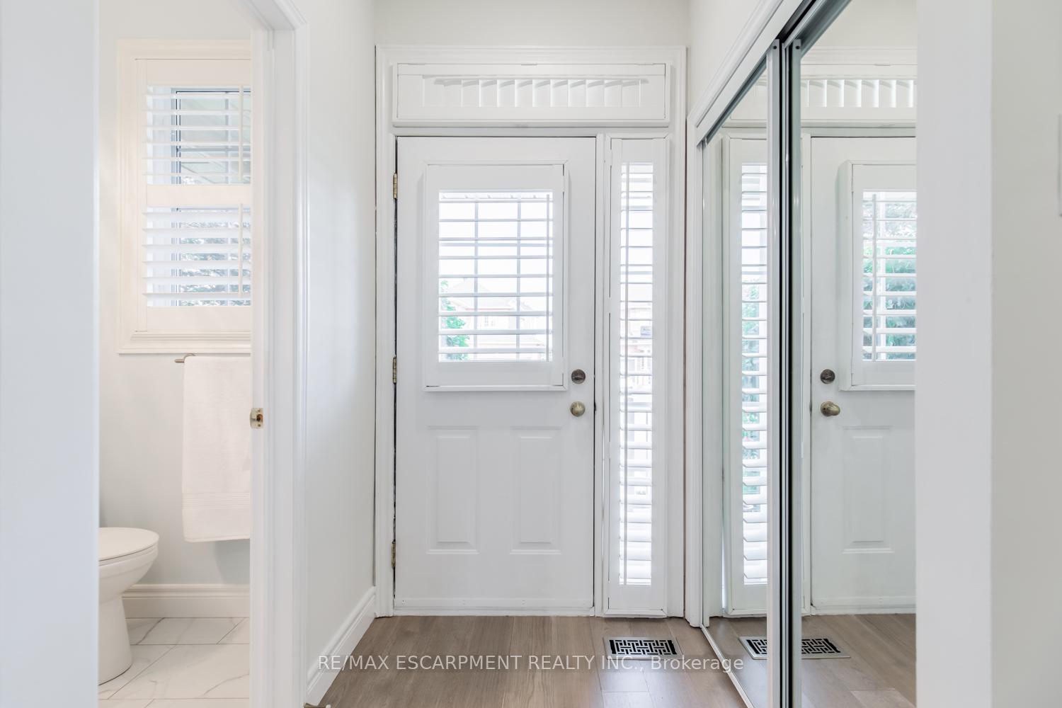 Photo 3 of 109 Peachwood Crescent, Hamilton, Stoney Creek — HOMEH