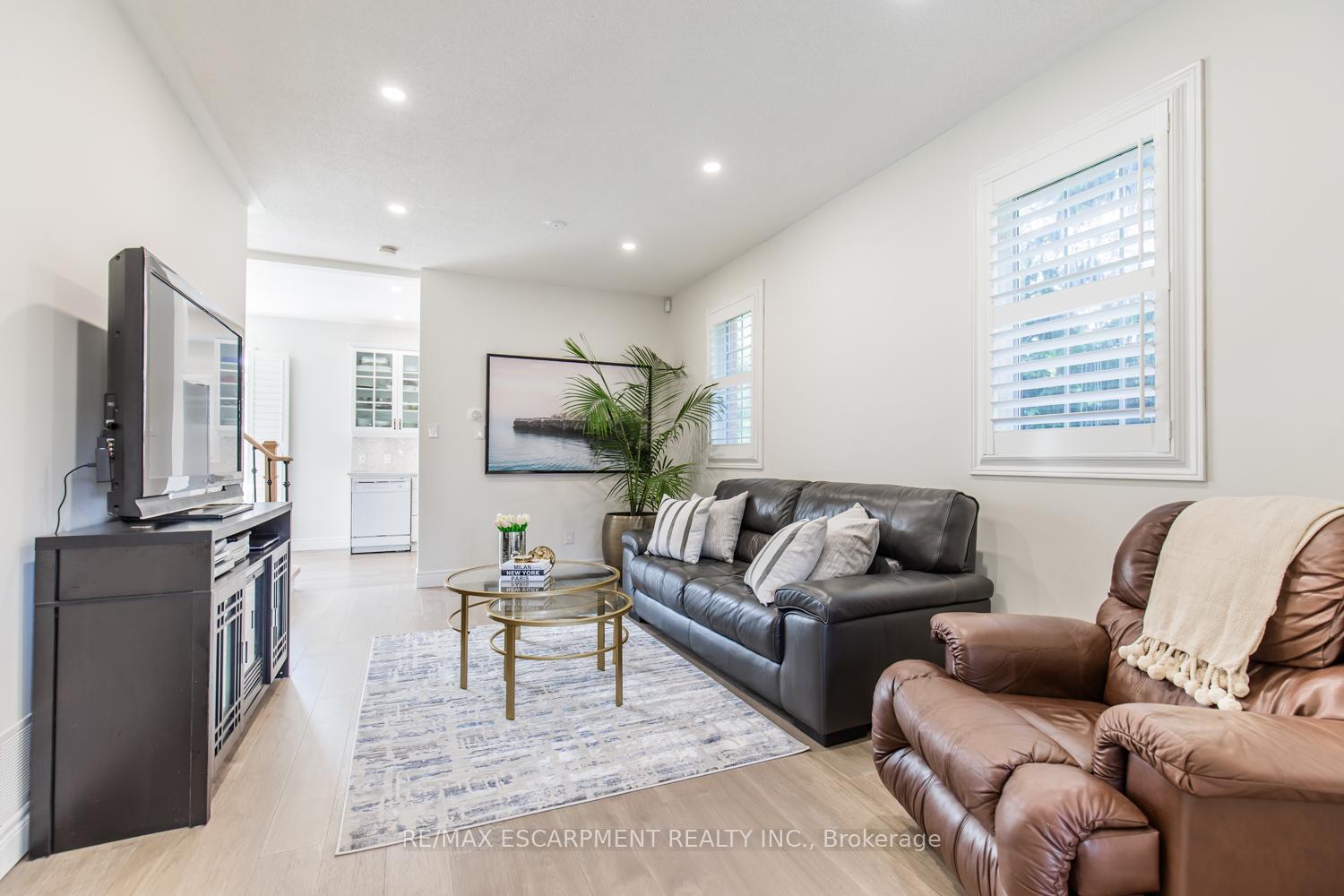 Photo 7 of 109 Peachwood Crescent, Hamilton, Stoney Creek — HOMEH