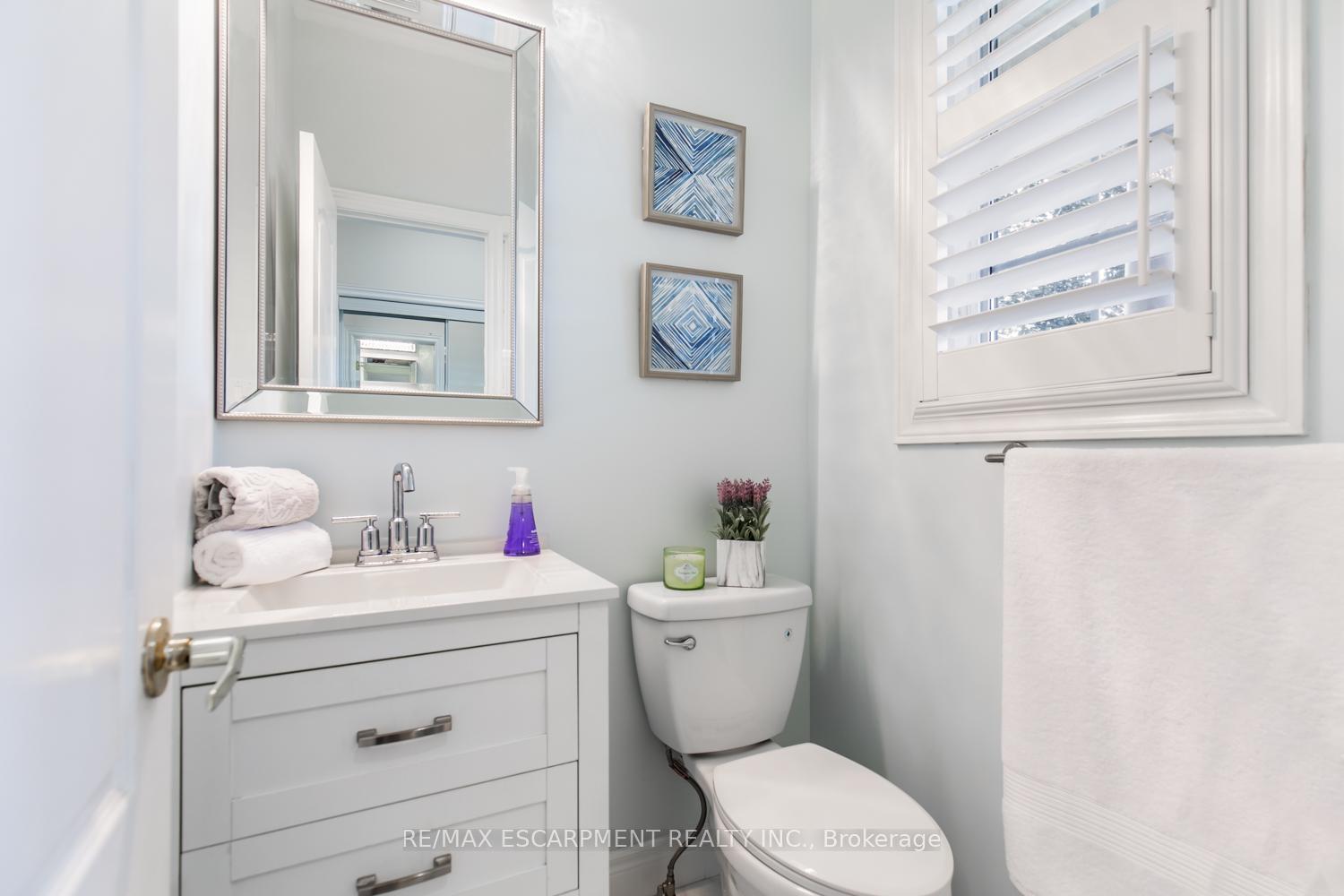 Photo 8 of 109 Peachwood Crescent, Hamilton, Stoney Creek — HOMEH