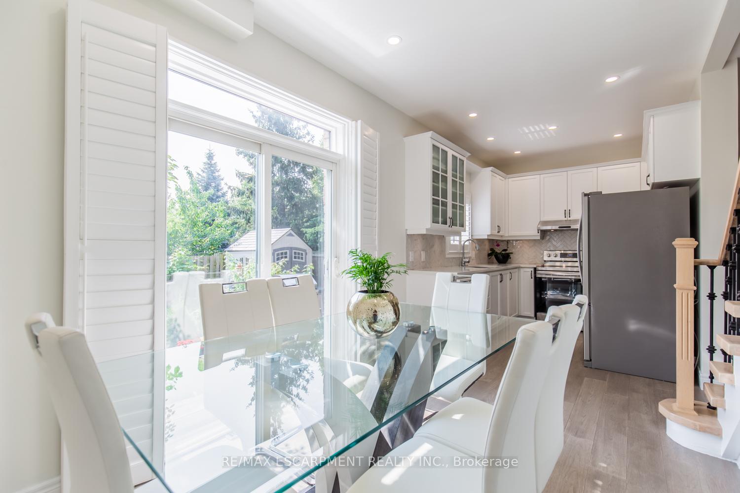 Photo 12 of 109 Peachwood Crescent, Hamilton, Stoney Creek — HOMEH