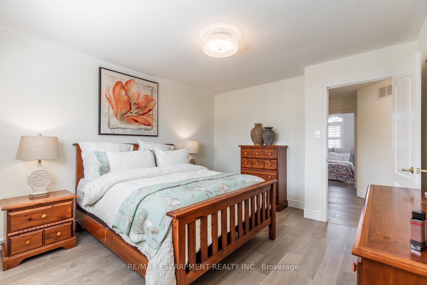 Photo 15 of 109 Peachwood Crescent, Hamilton, Stoney Creek — HOMEH