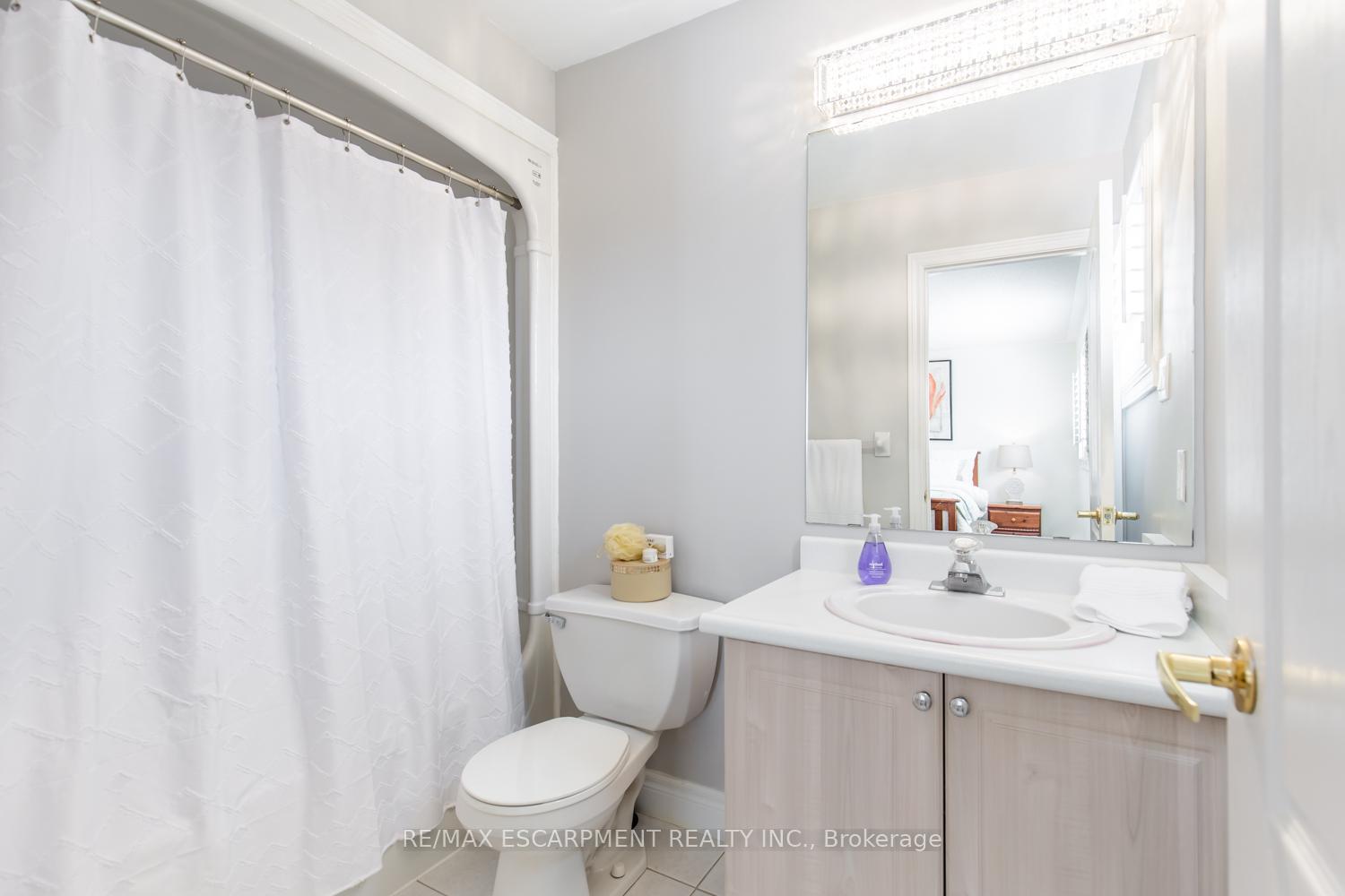 Photo 17 of 109 Peachwood Crescent, Hamilton, Stoney Creek — HOMEH