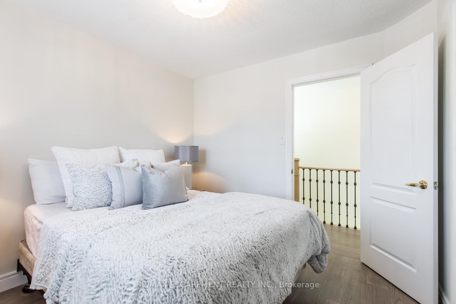 Photo 19 of 109 Peachwood Crescent, Hamilton, Stoney Creek — HOMEH