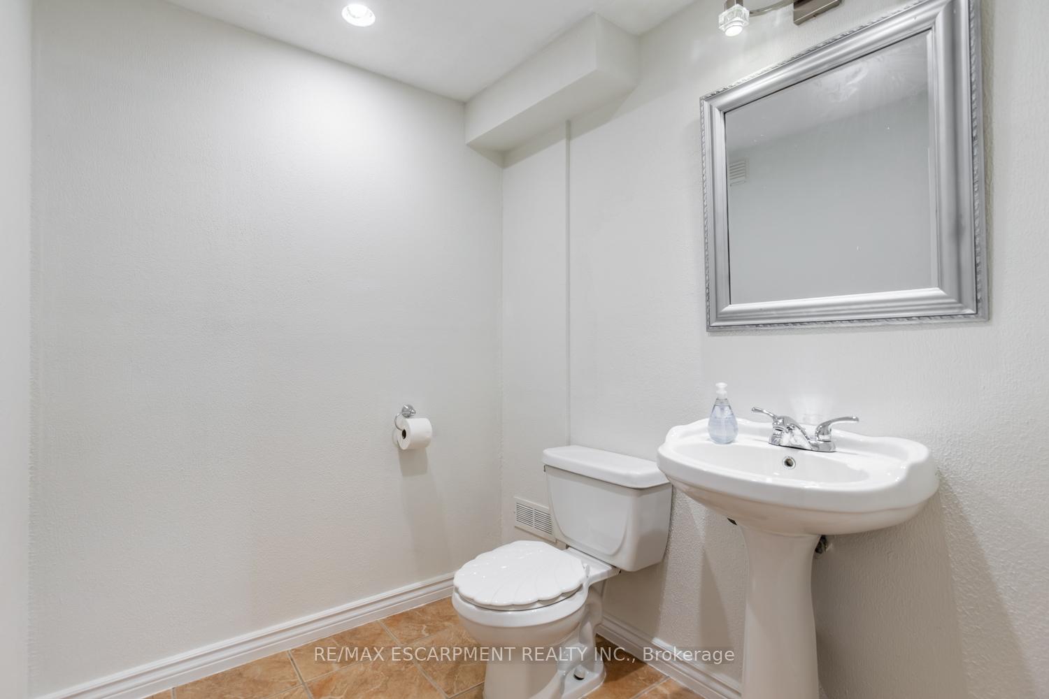 Photo 26 of 109 Peachwood Crescent, Hamilton, Stoney Creek — HOMEH