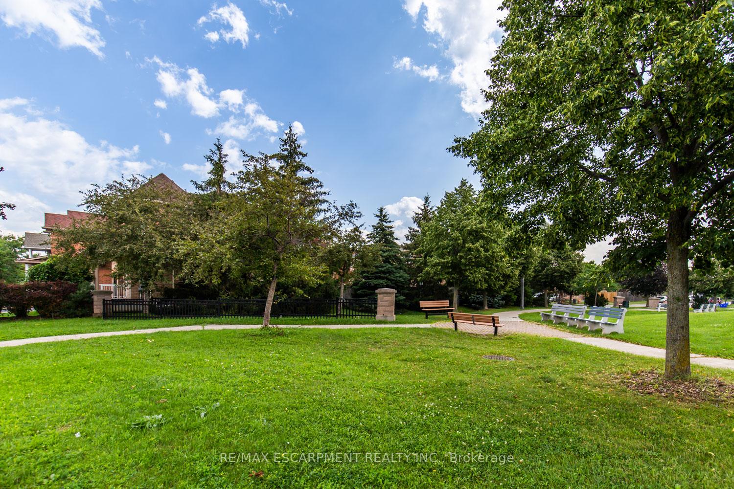 Photo 35 of 109 Peachwood Crescent, Hamilton, Stoney Creek — HOMEH