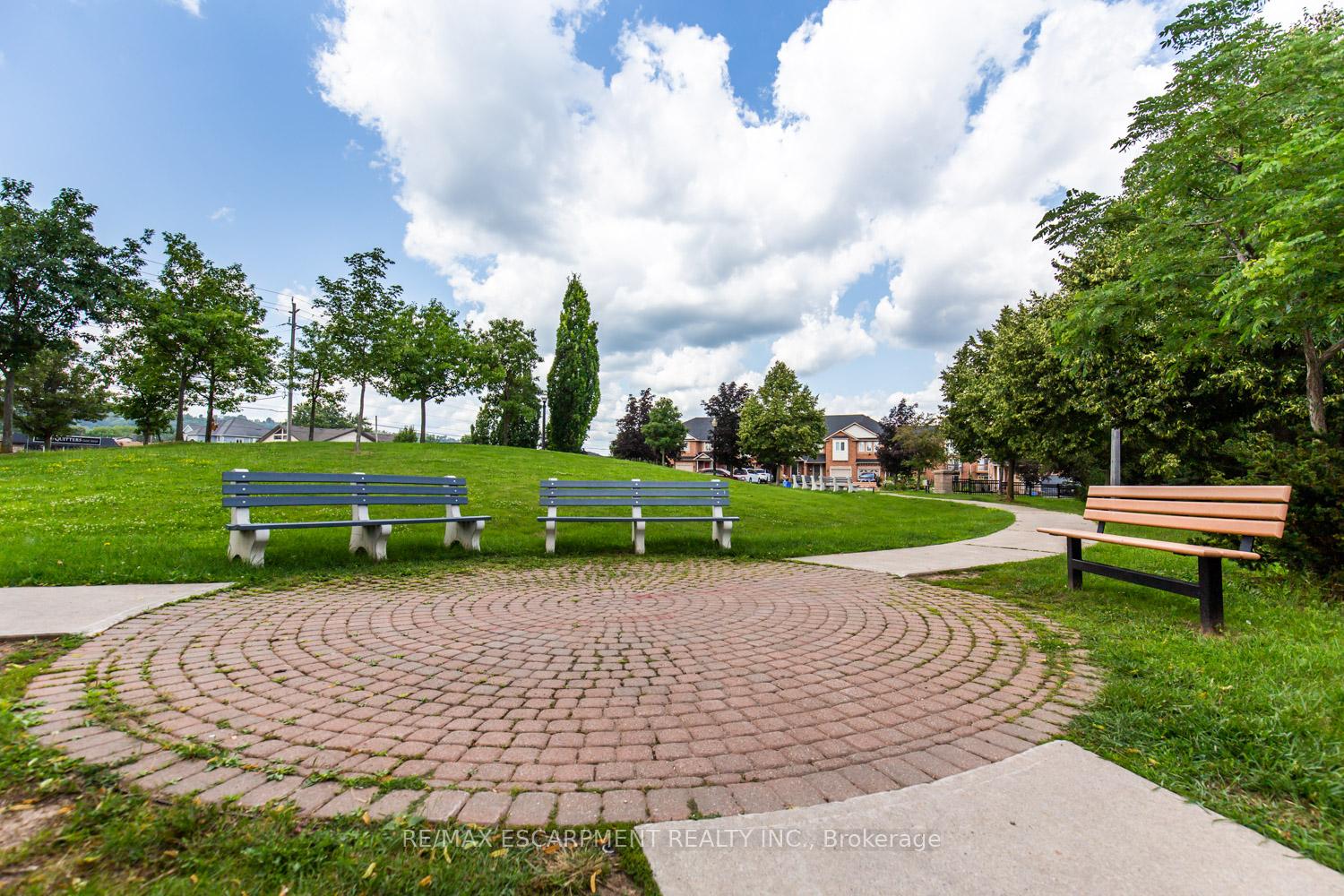 Photo 36 of 109 Peachwood Crescent, Hamilton, Stoney Creek — HOMEH