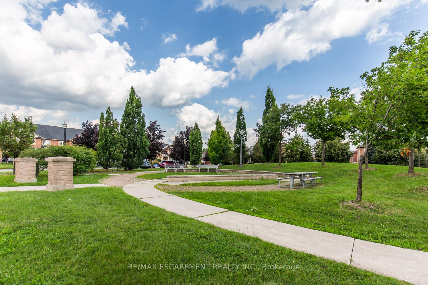 Photo 37 of 109 Peachwood Crescent, Hamilton, Stoney Creek — HOMEH