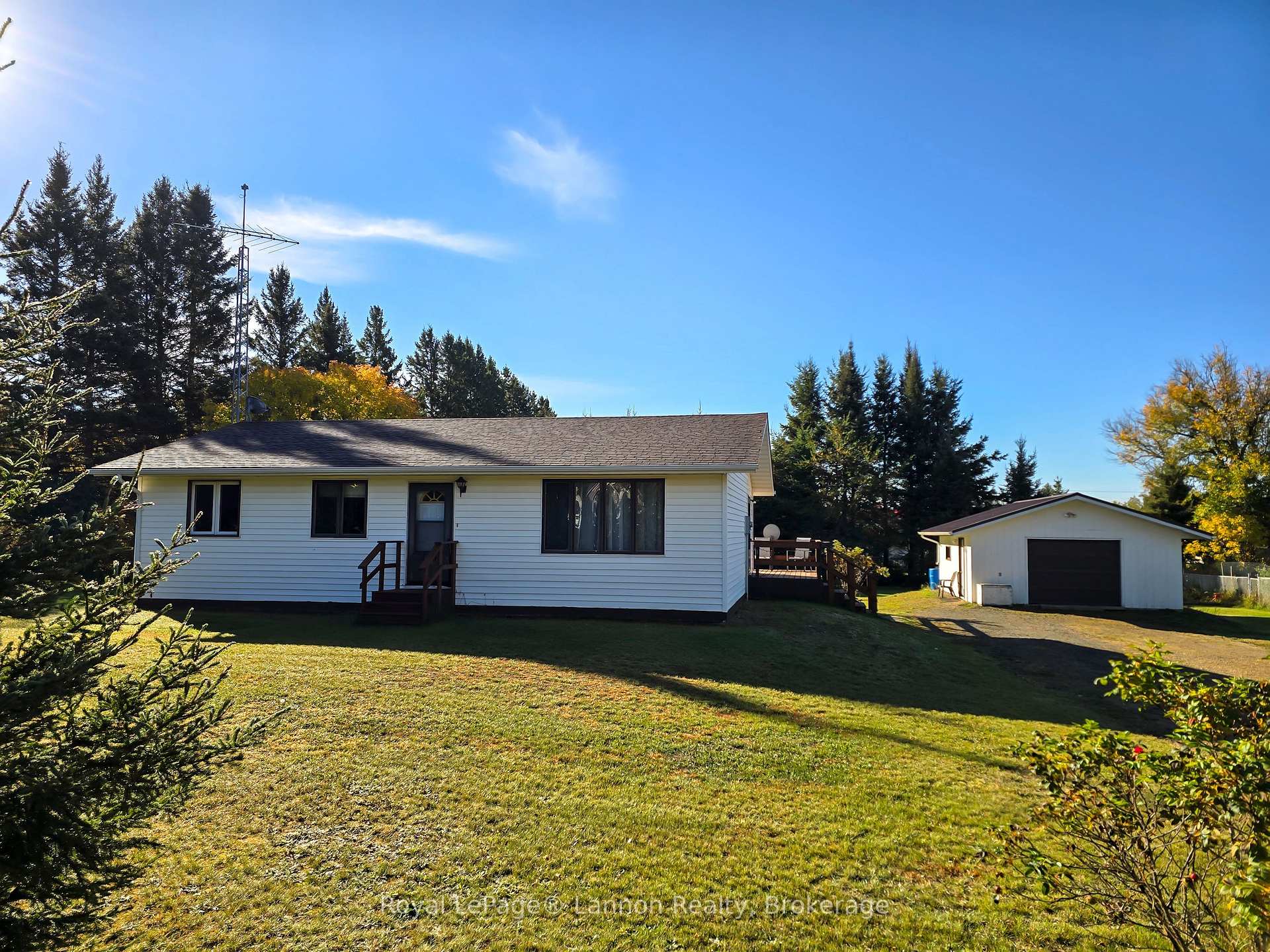 Photo 1 of 5 Martyn Drive, Oliver Paipoonge, Kakabeka Falls — HOMEH