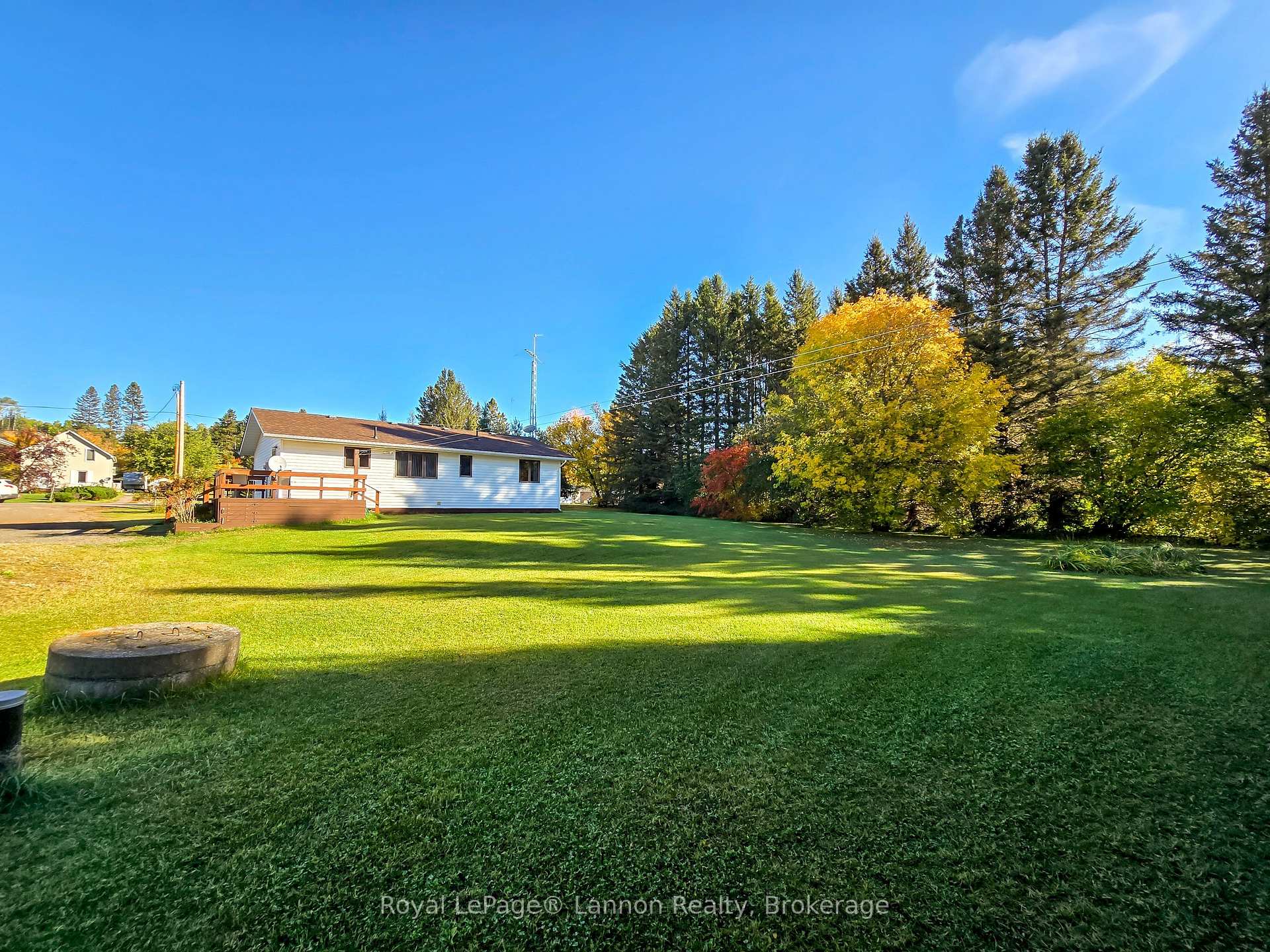 Photo 2 of 5 Martyn Drive, Oliver Paipoonge, Kakabeka Falls — HOMEH