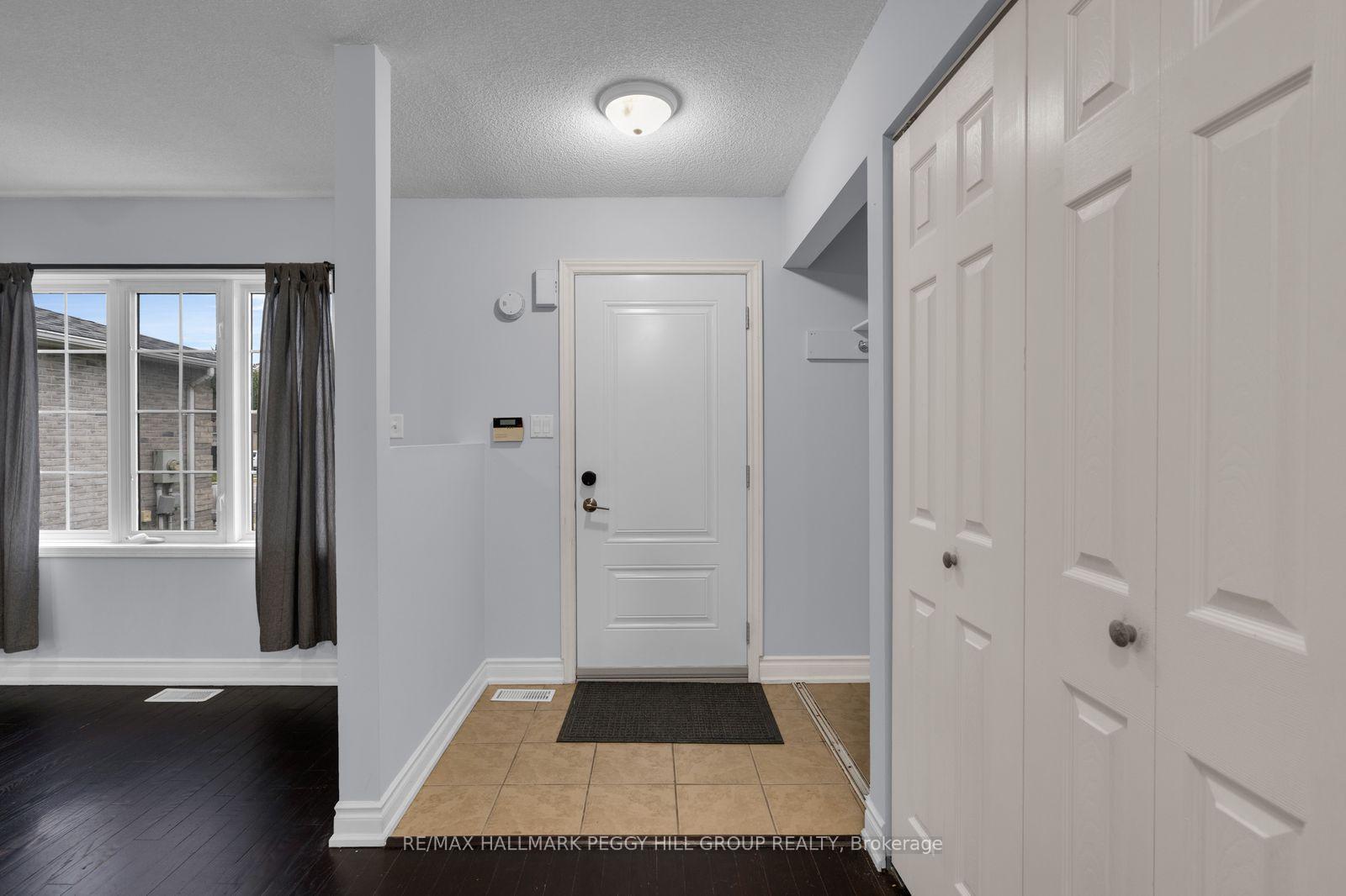 Photo 2 of Unit Upper, 152 Madelaine Drive, Barrie, Painswick South — HOMEH