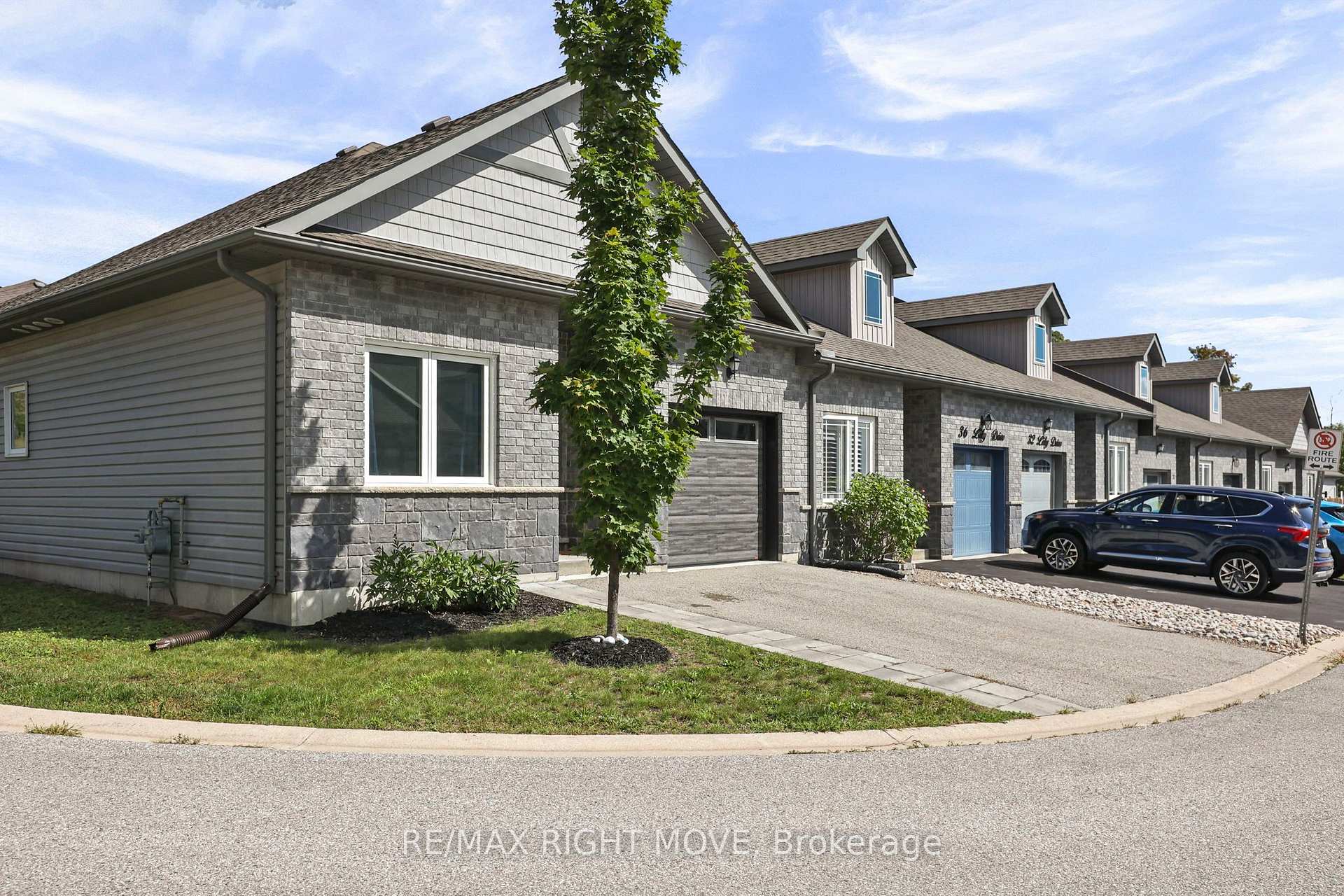 Photo 2 of 40 Lily Drive, Orillia — HOMEH