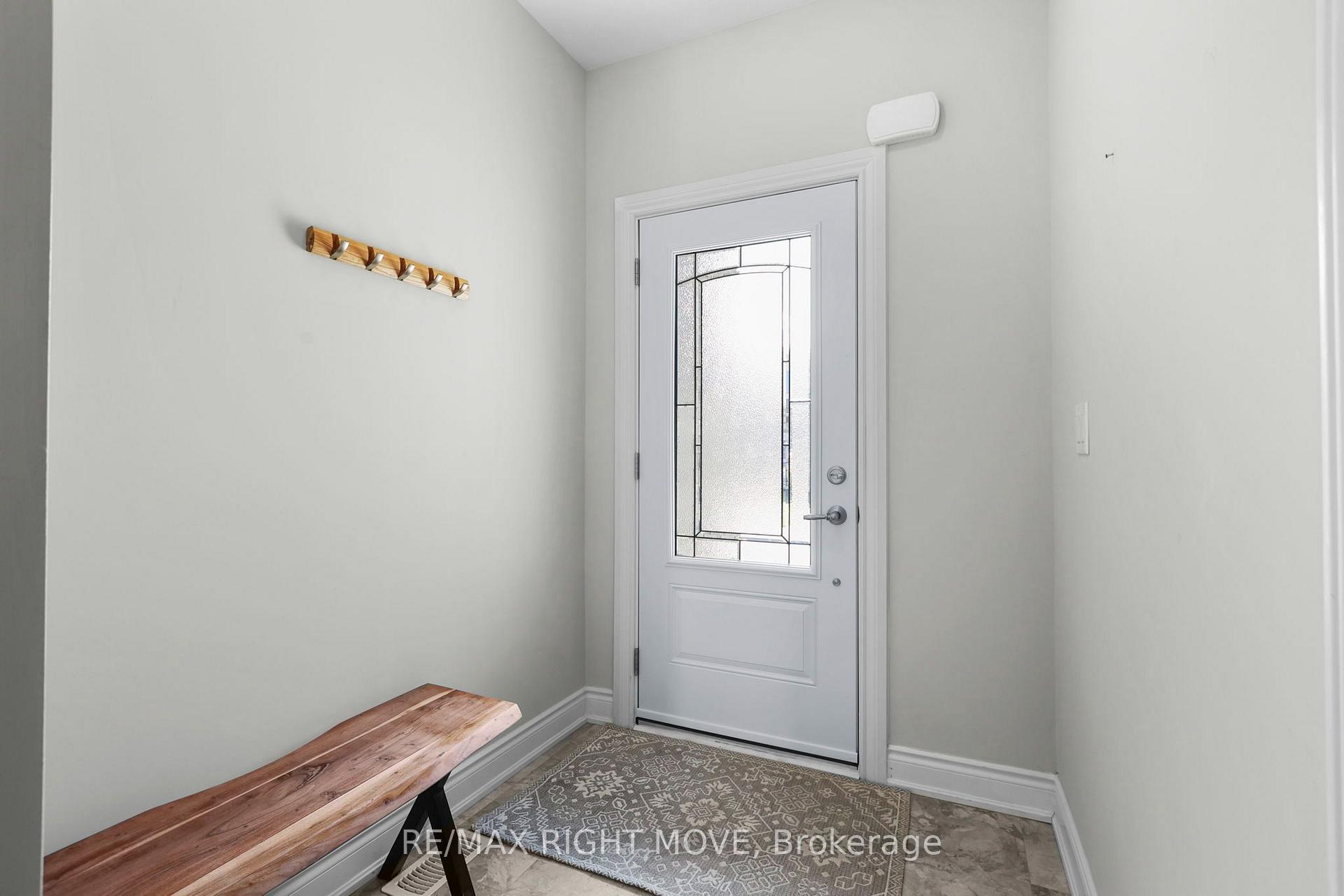 Photo 3 of 40 Lily Drive, Orillia — HOMEH