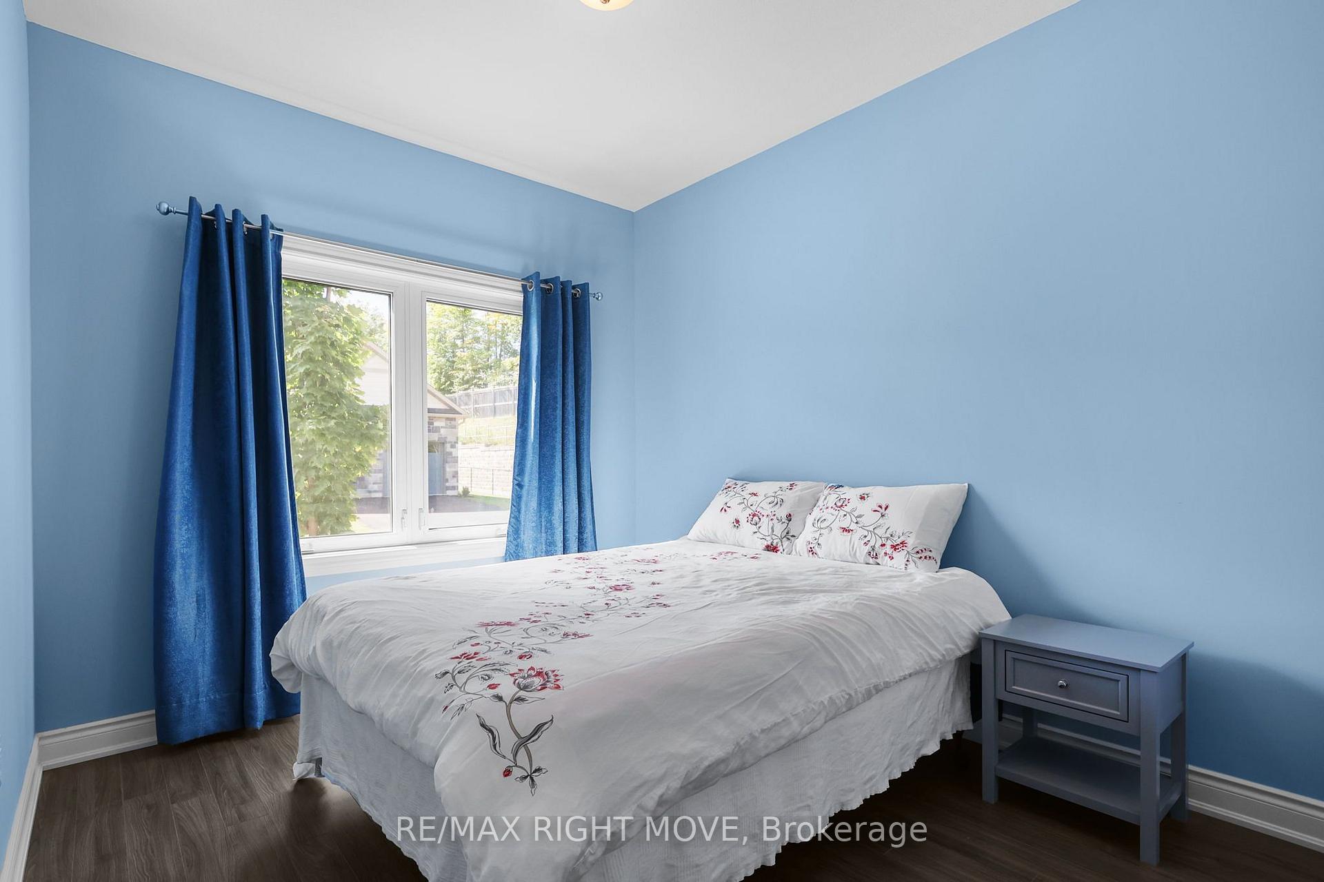 Photo 5 of 40 Lily Drive, Orillia — HOMEH