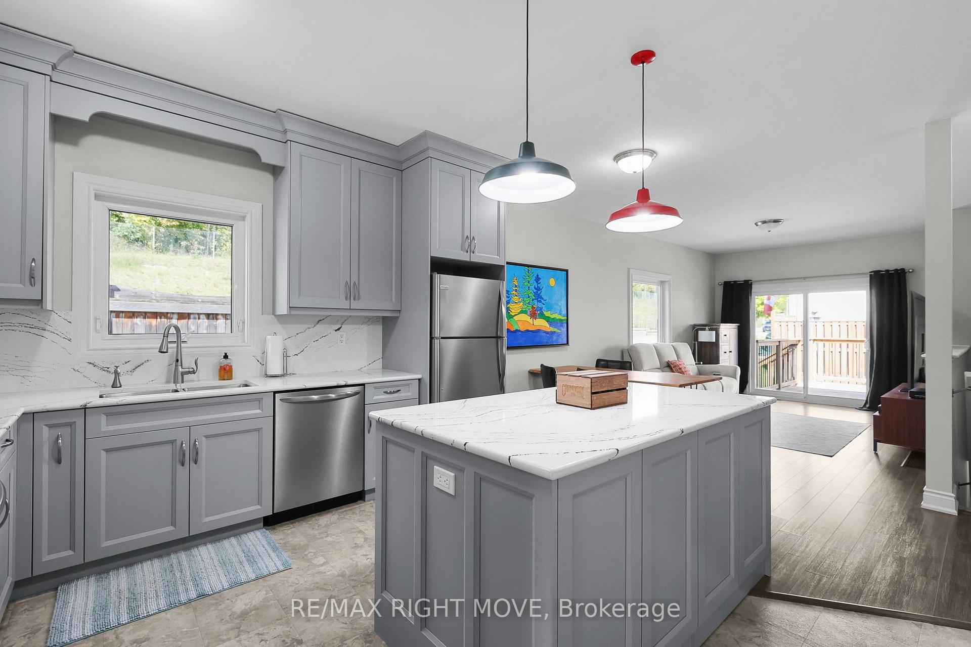 Photo 7 of 40 Lily Drive, Orillia — HOMEH