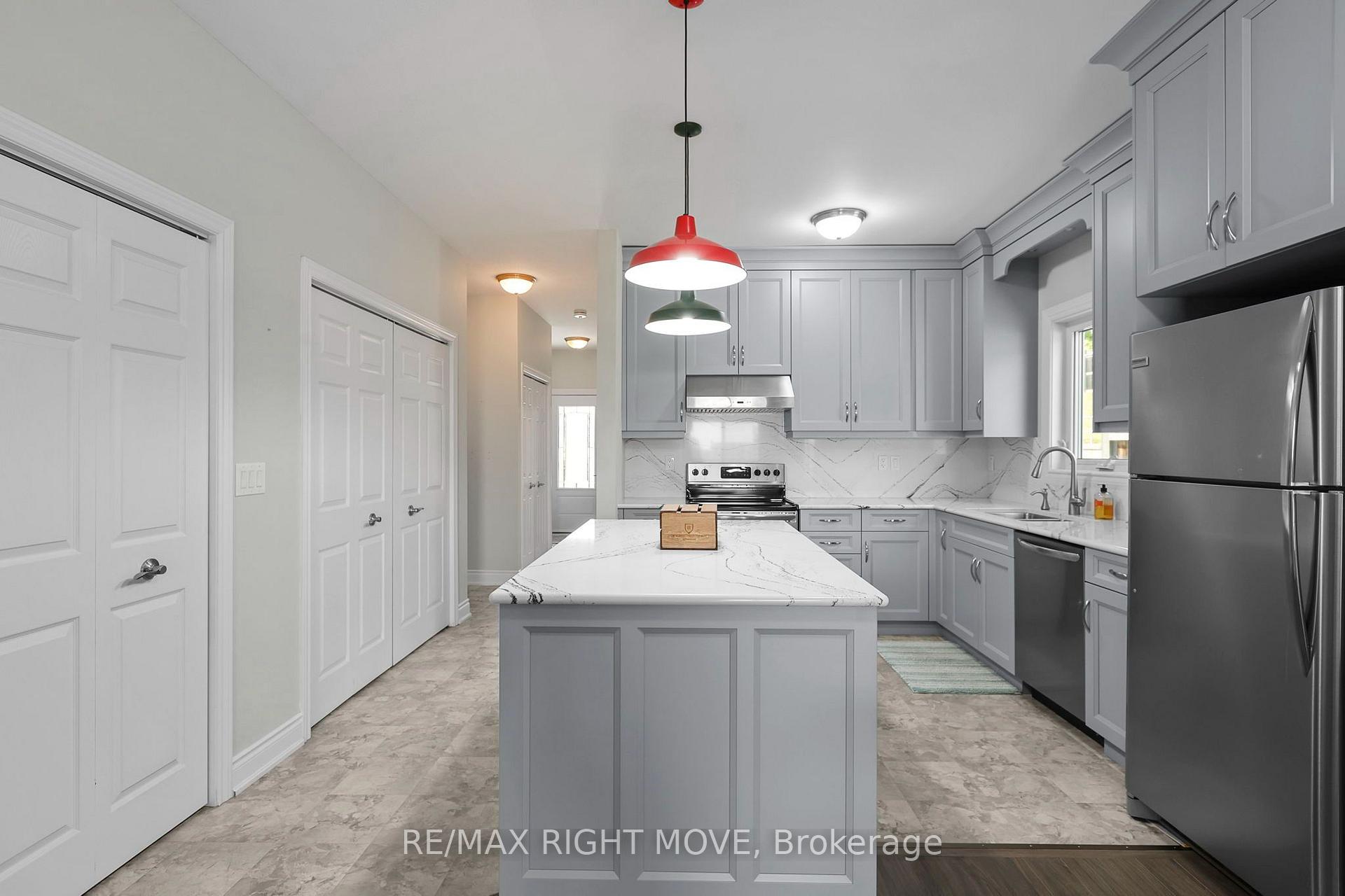 Photo 8 of 40 Lily Drive, Orillia — HOMEH