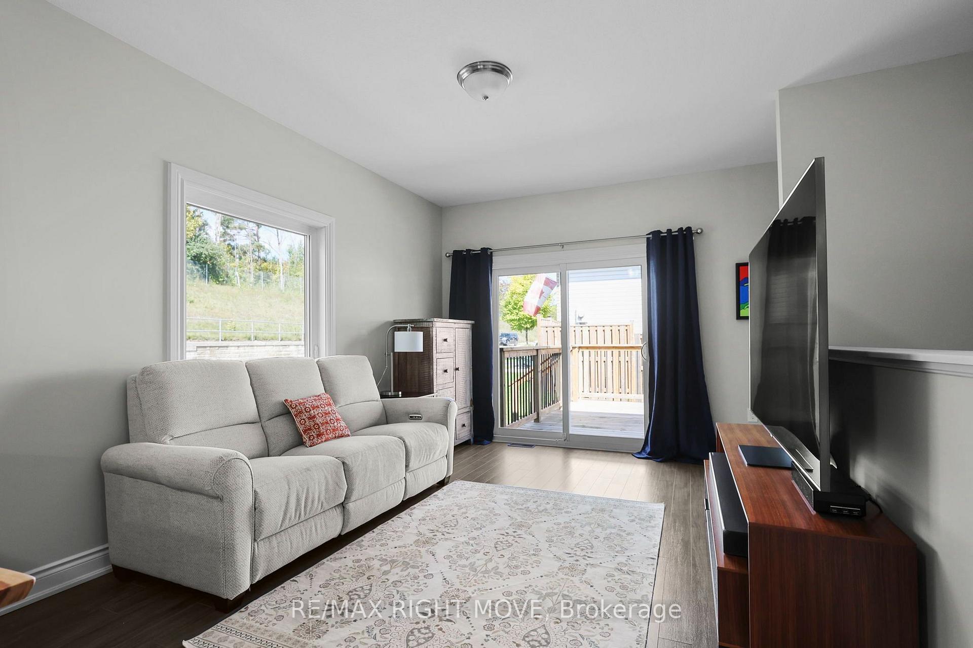 Photo 12 of 40 Lily Drive, Orillia — HOMEH