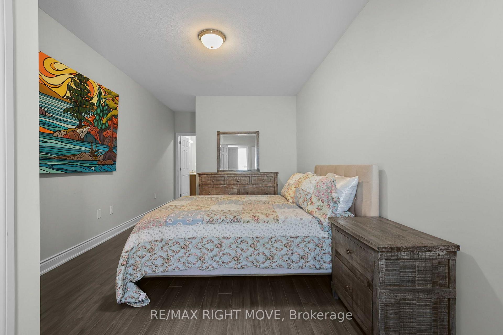 Photo 14 of 40 Lily Drive, Orillia — HOMEH