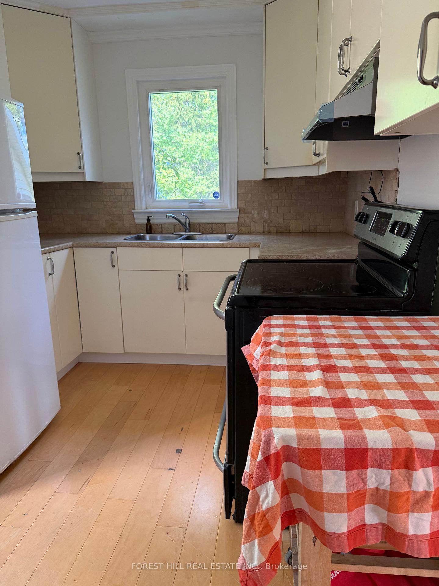 Photo 18 of 55 Craigmore Crescent, North York, Willowdale East — HOMEH